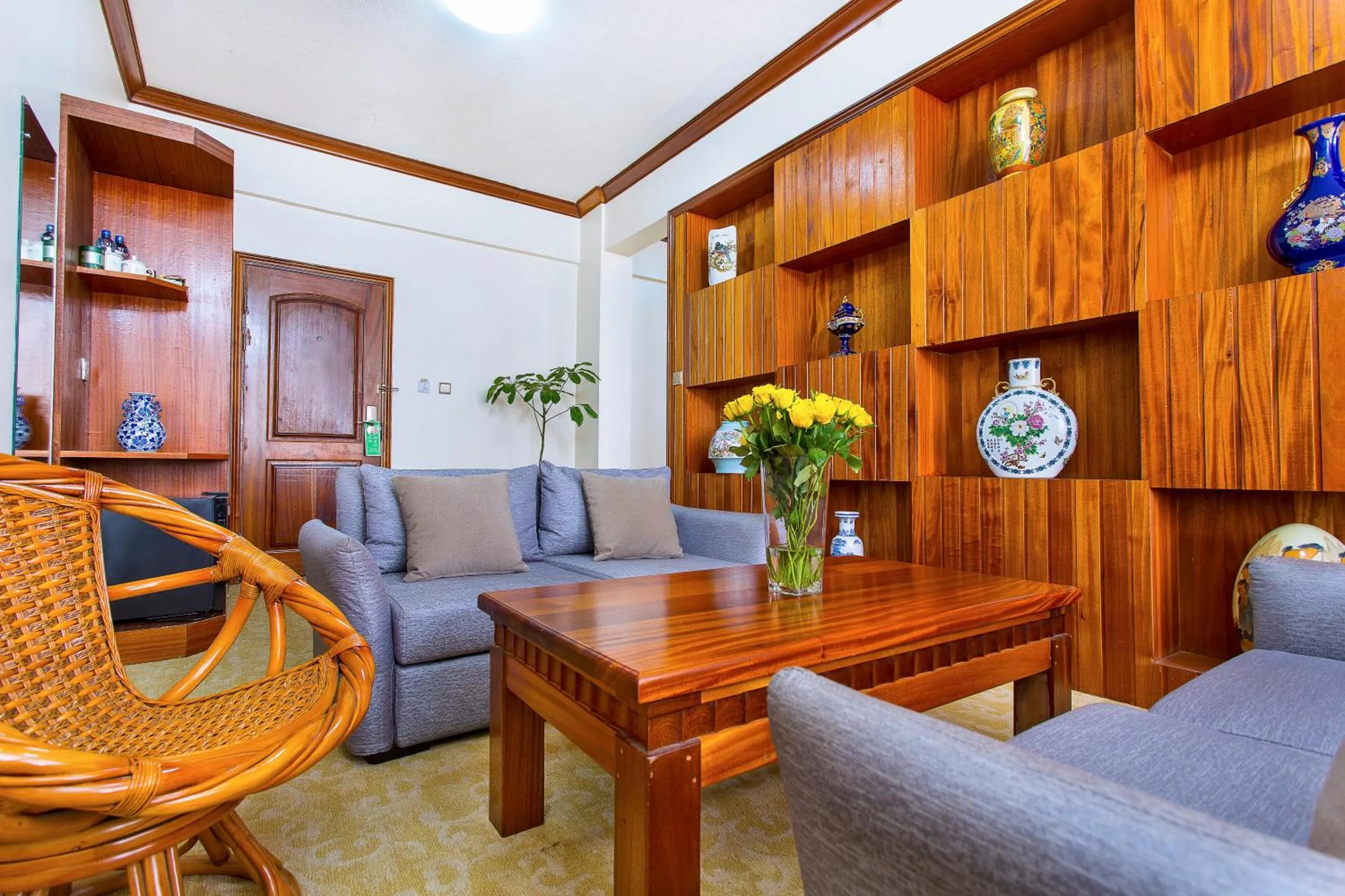 Living room in Eastland Hotel