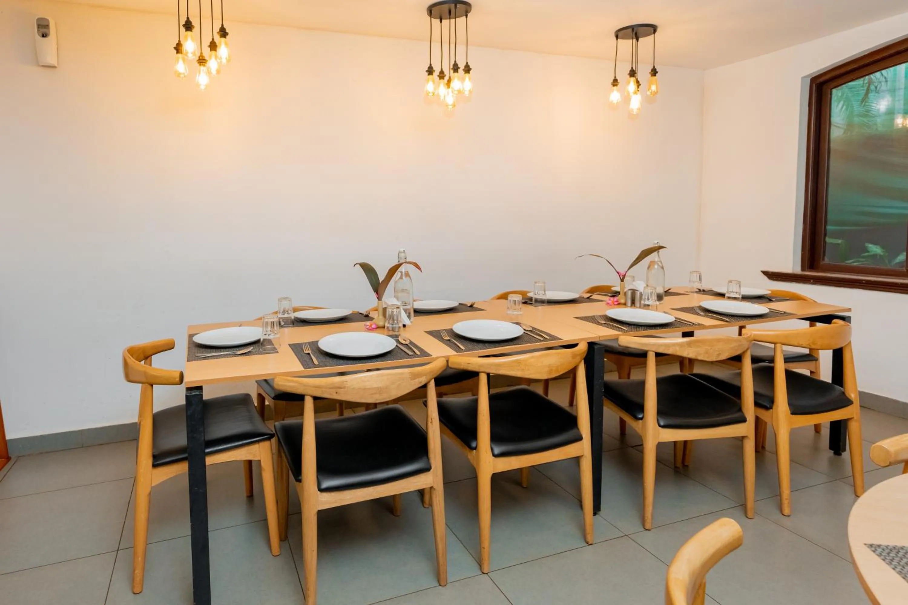 Restaurant/places to eat in Magnum Resorts- Near Candolim Beach, Goa