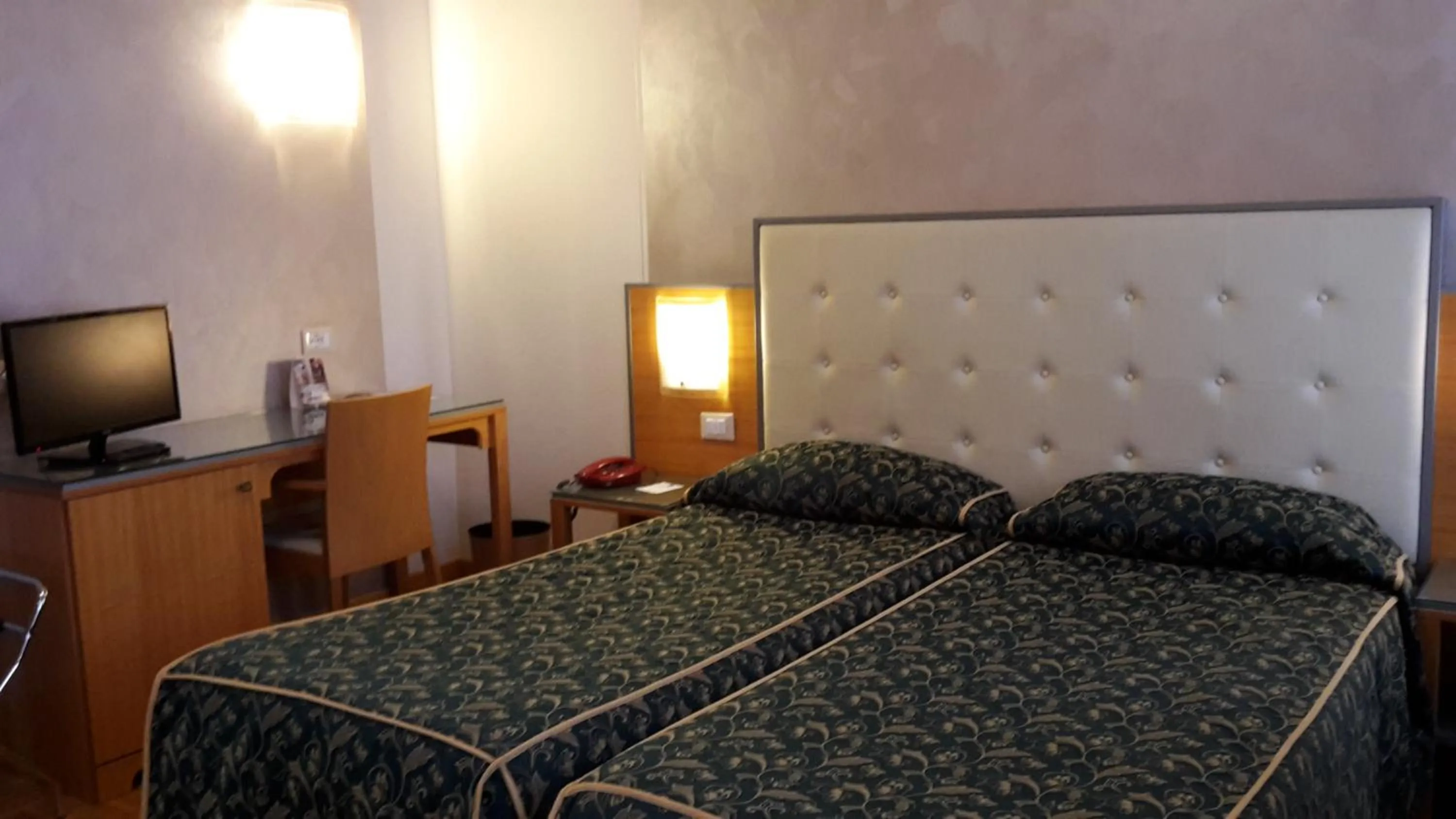 Photo of the whole room, Bed in Hotel Riviera