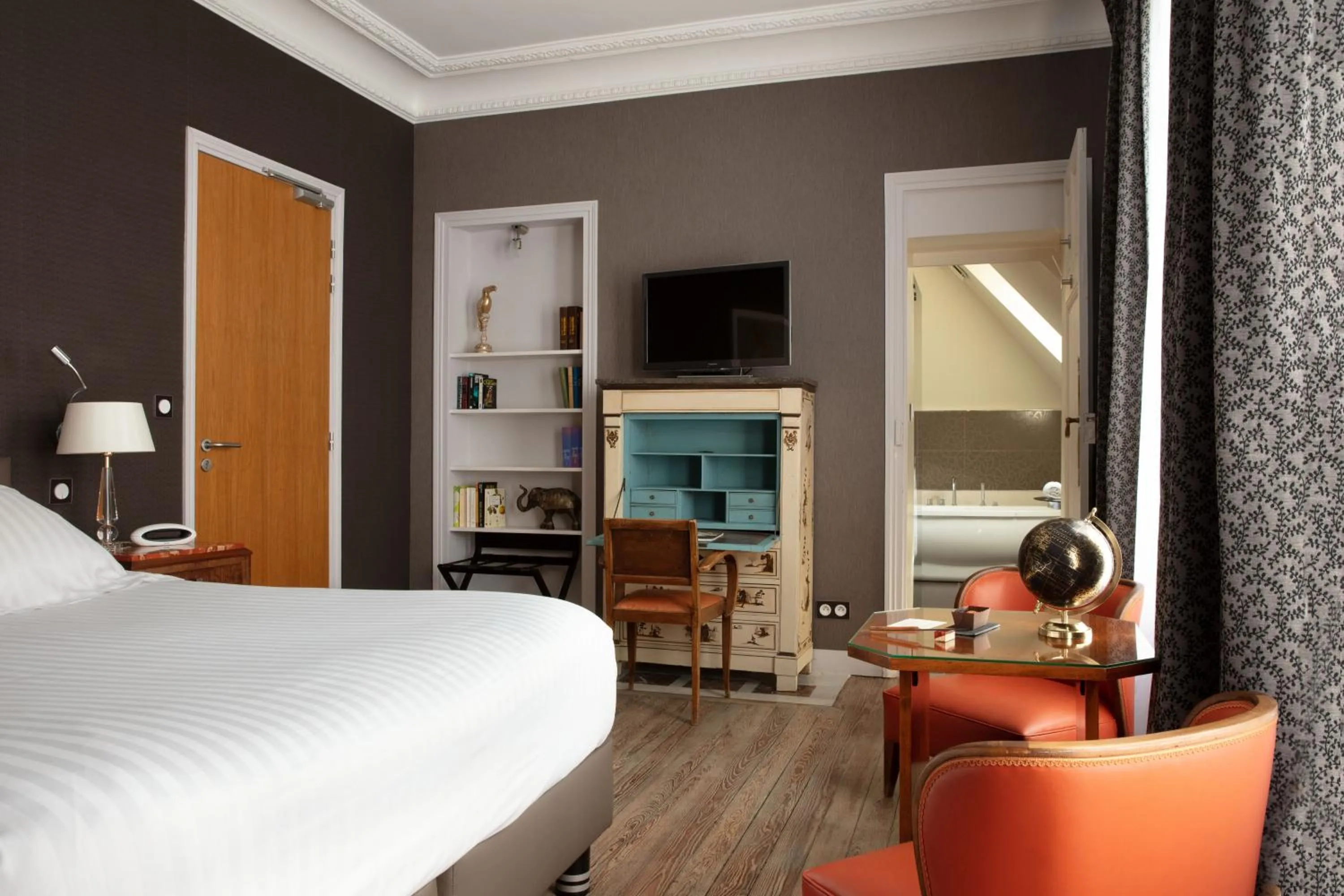 Bedroom, Bed in Le Jardin des Plumes