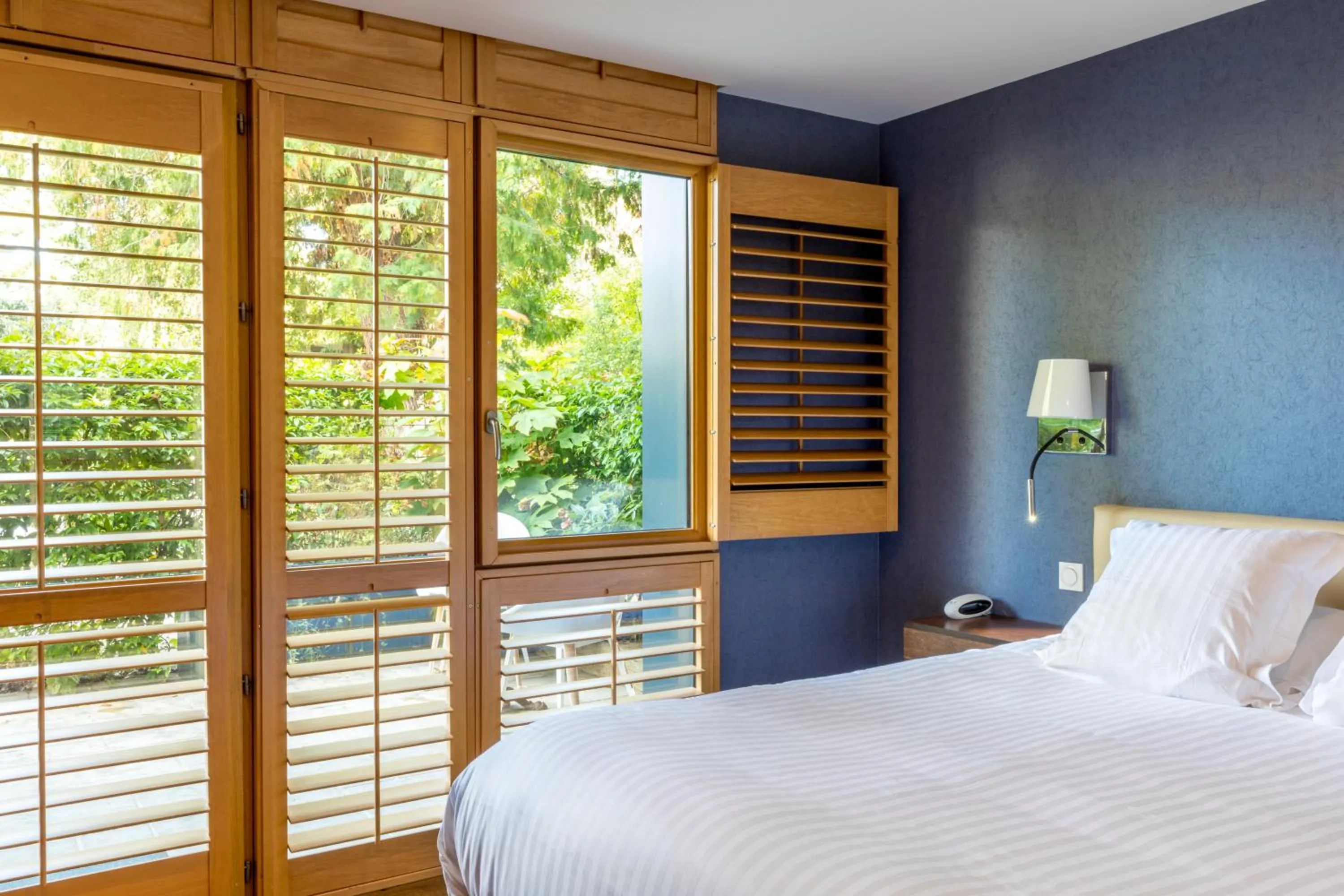 Bedroom, Bed in Le Jardin des Plumes