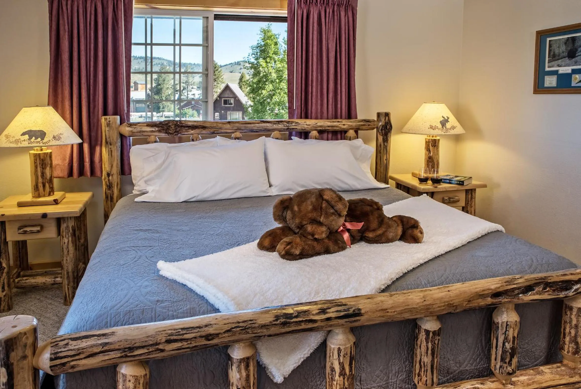 Bed in Stanley High Country Inn