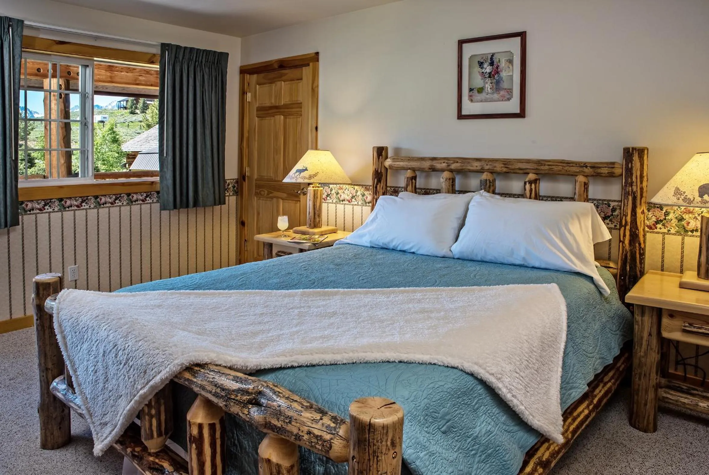 Bed in Stanley High Country Inn