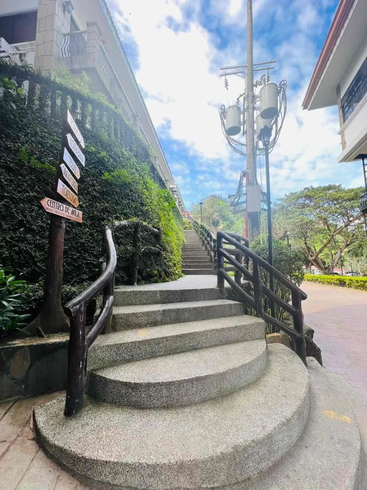 Property building in Sol Y Viento Mountain Hot Springs Resort