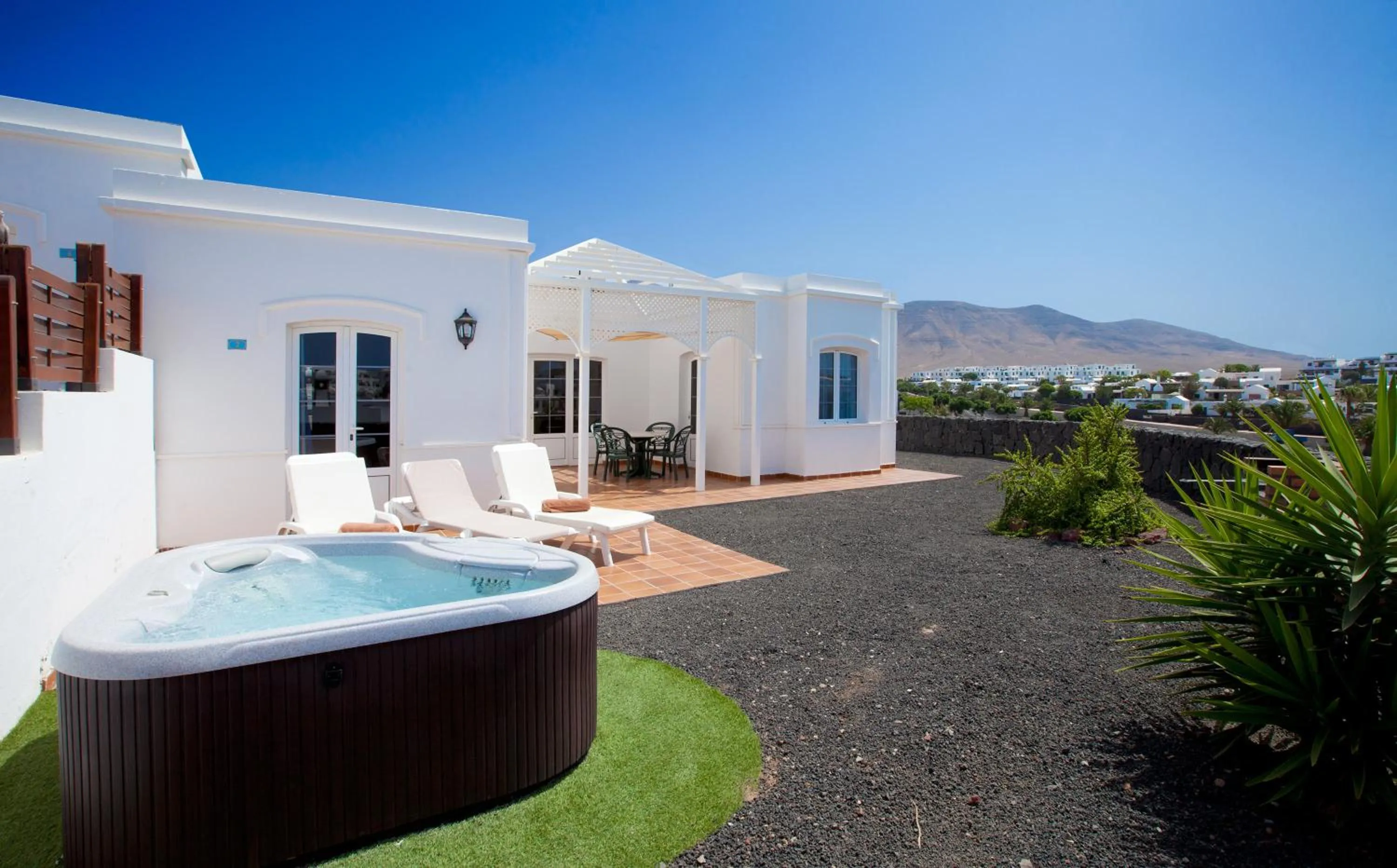 Hot Tub in Apartamentos LIVVO Coloradamar