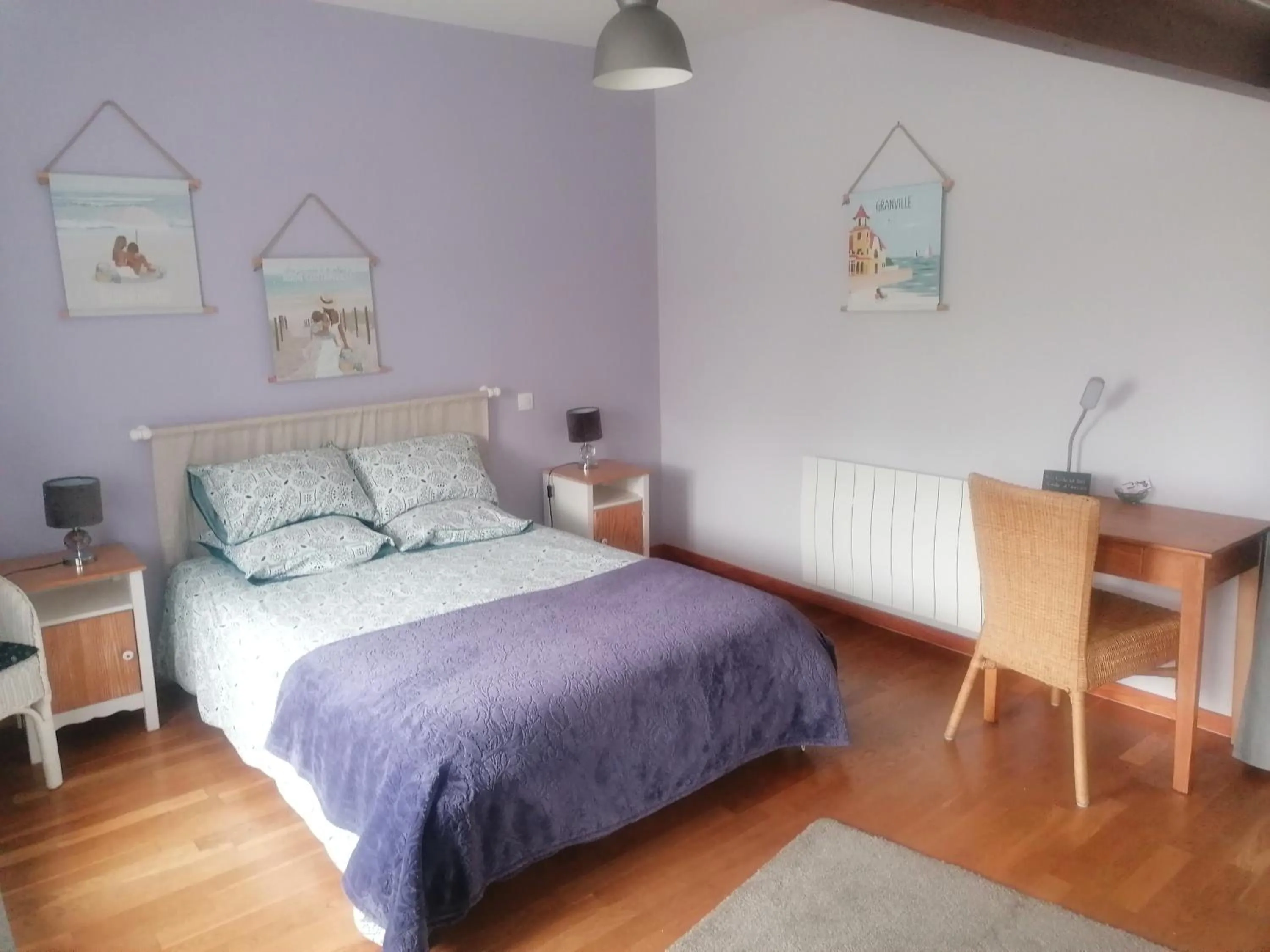 Bedroom, Bed in La Parisiere