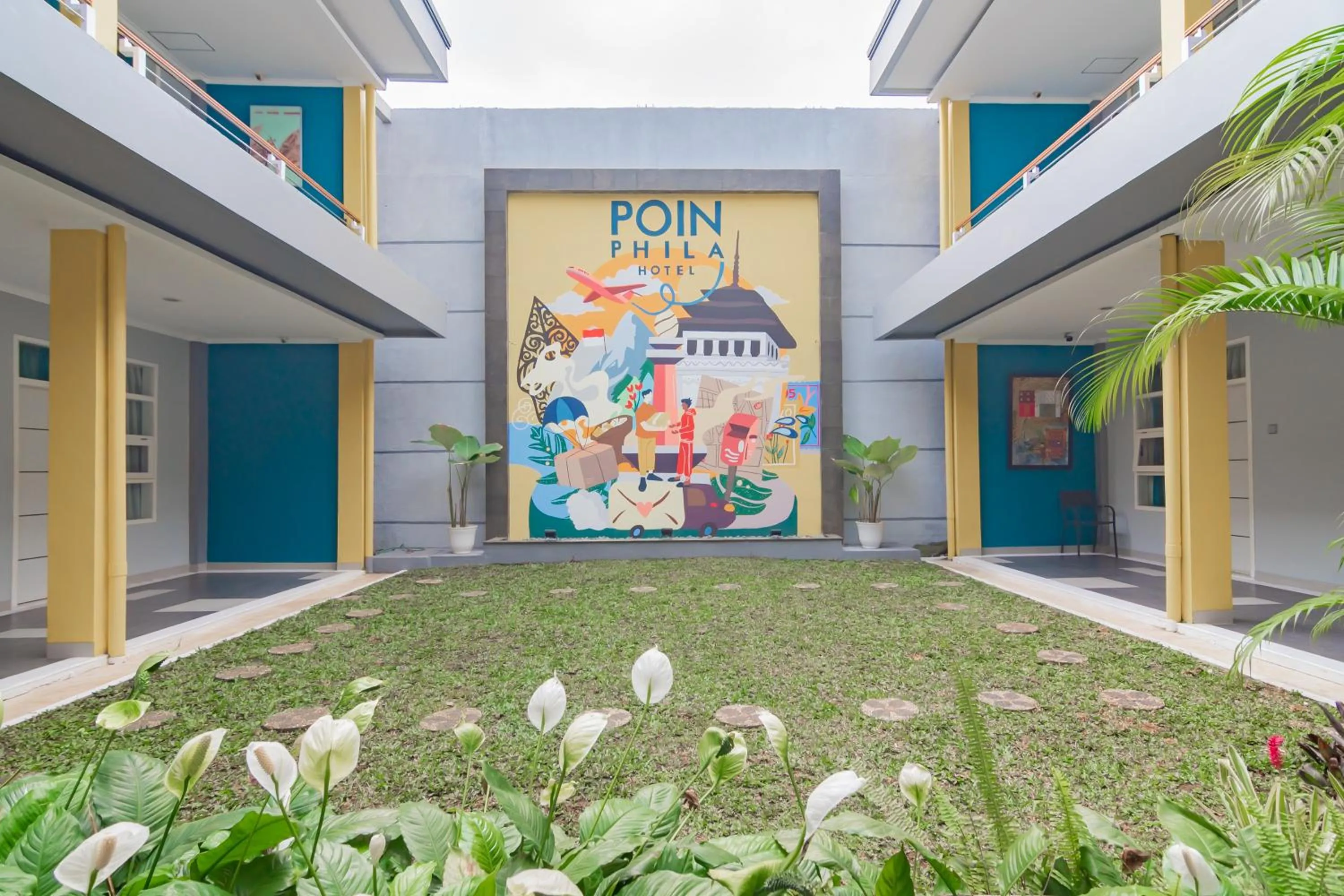 Property building in RedDoorz Plus @ Point Phila Cihampelas