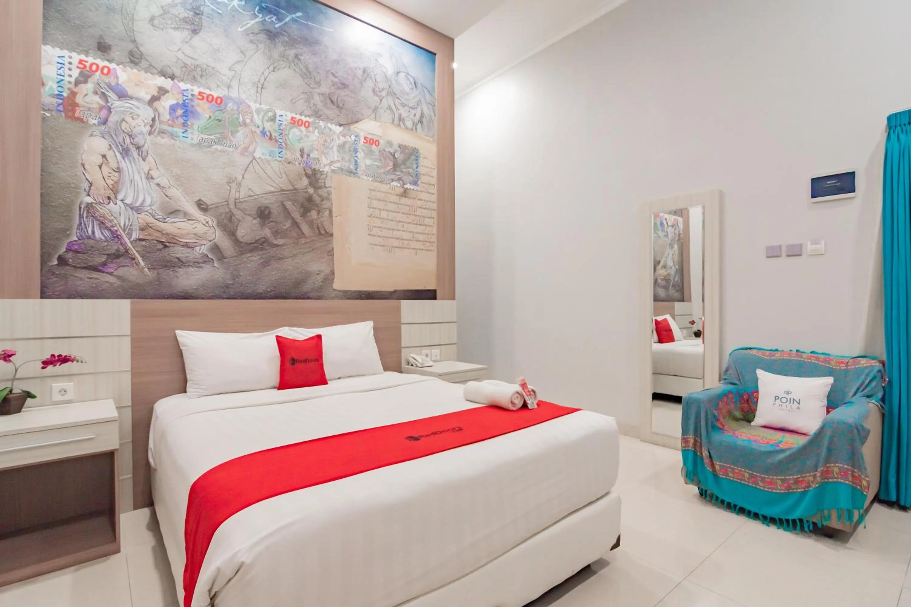 Bedroom, Bed in RedDoorz Plus @ Point Phila Cihampelas