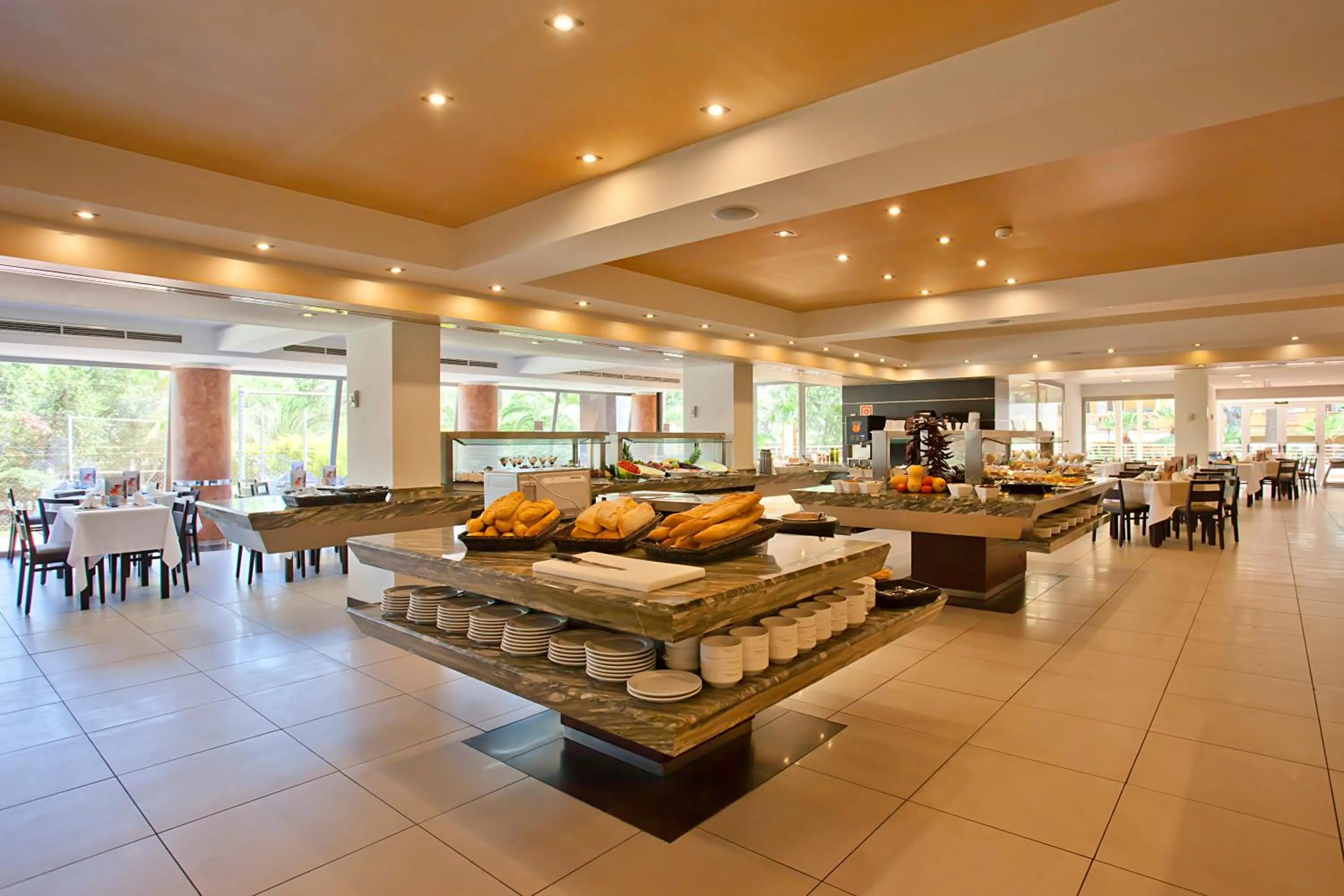 Restaurant/places to eat in FERGUS Bermudas