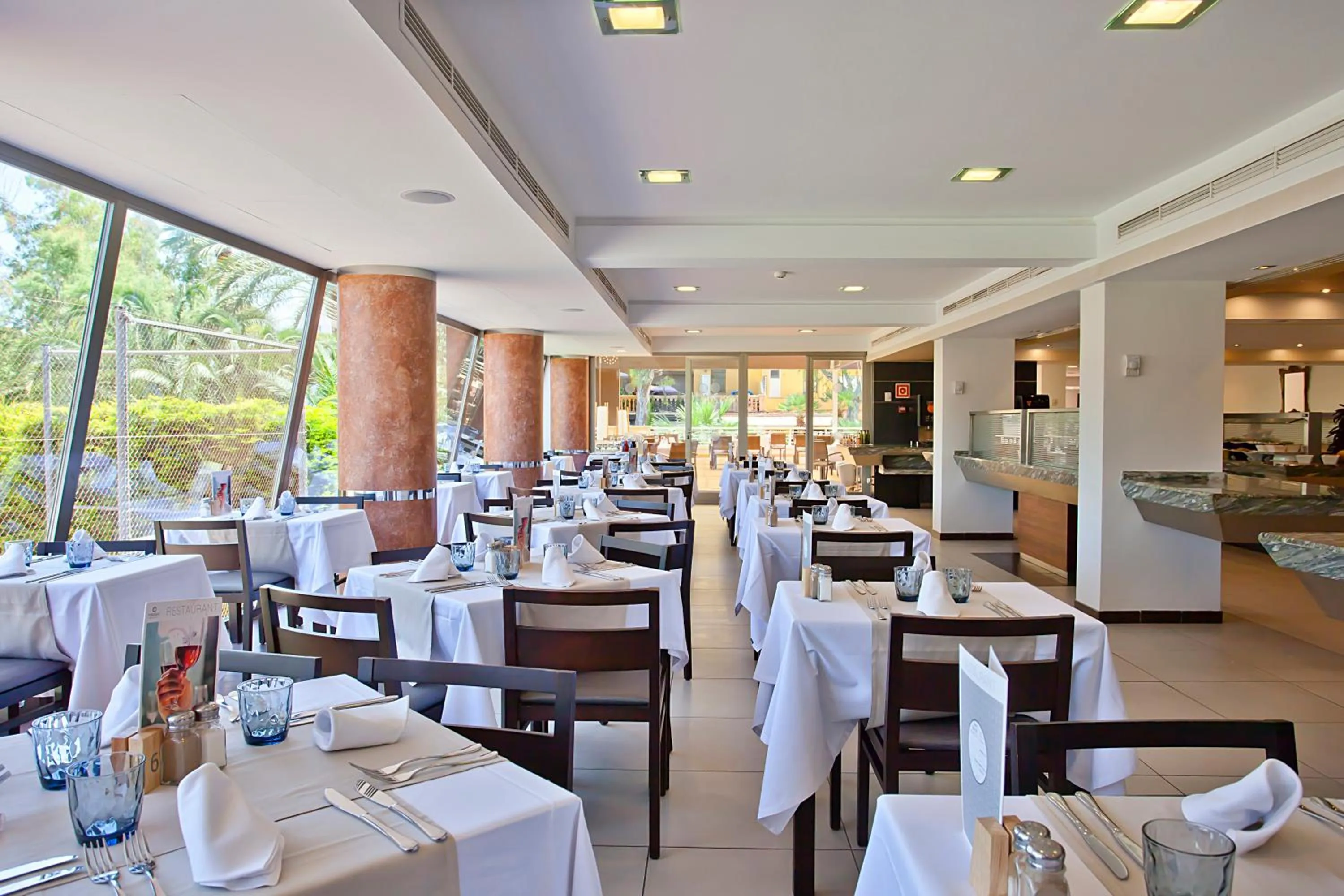 Restaurant/places to eat in FERGUS Bermudas