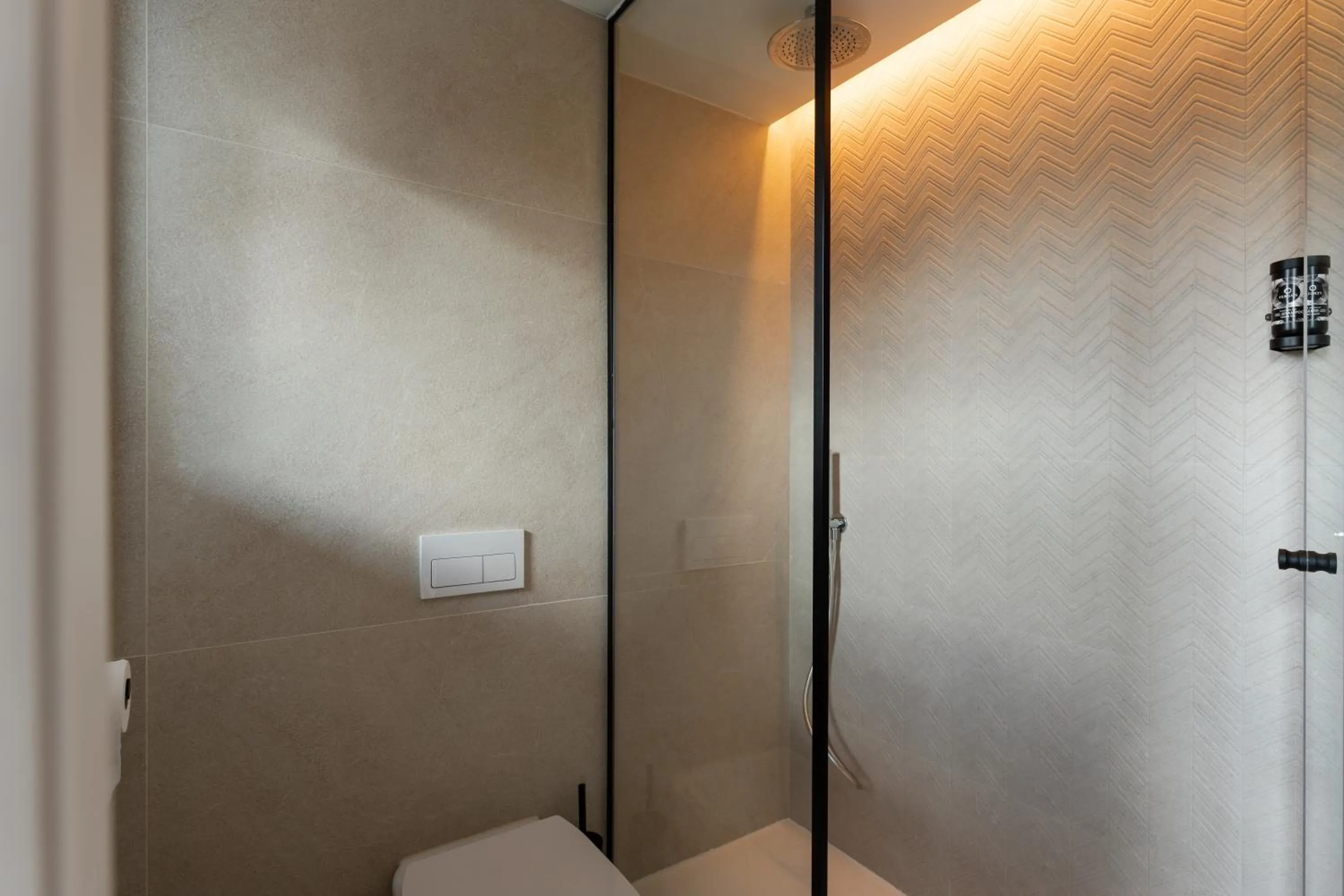 Bathroom in FERGUS Bermudas