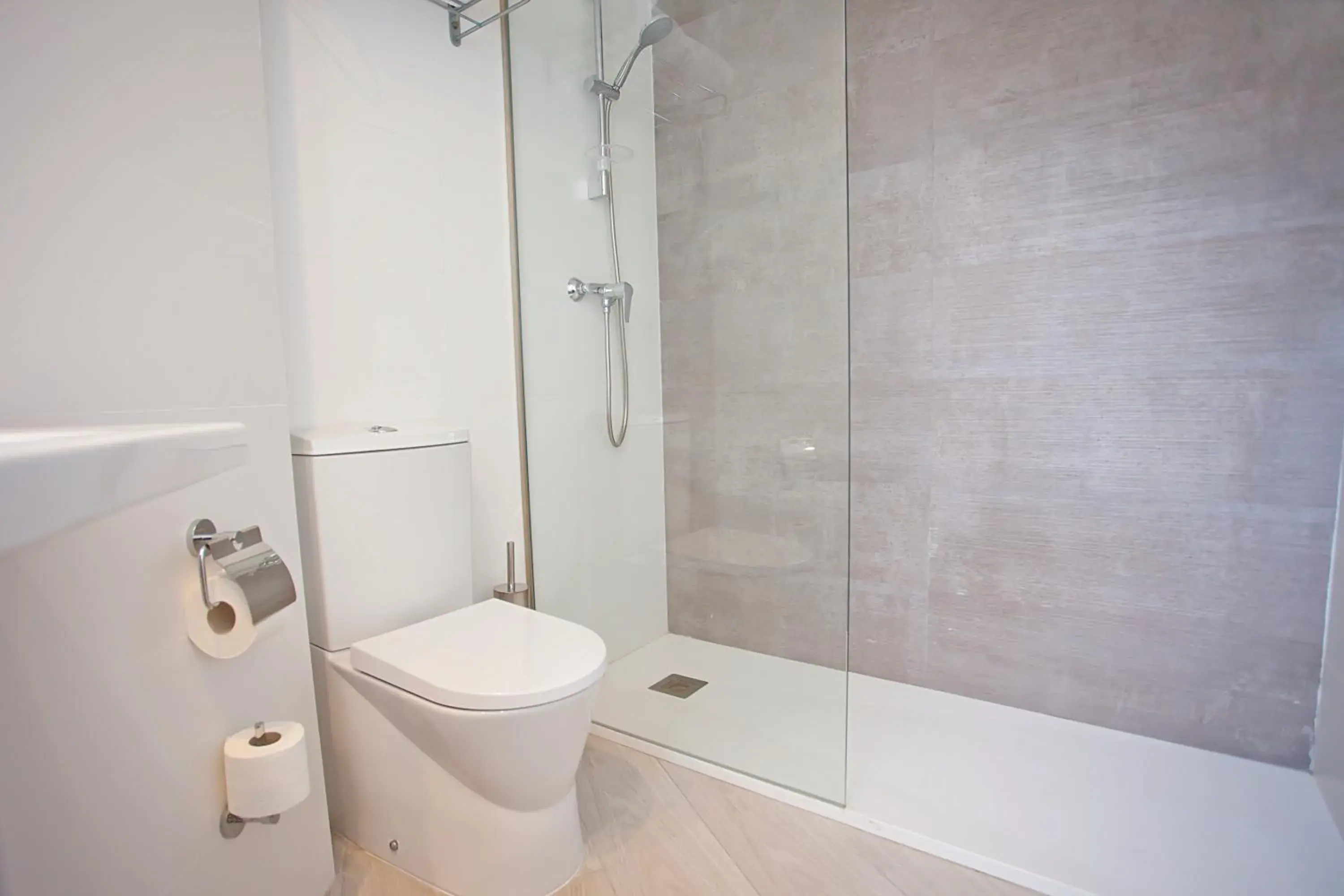 Double Room with Pool View (2 Adults + 1 Child) in FERGUS Bermudas Double Room with Pool View (2 Adults + 1 Child) in FERGUS Bermudas