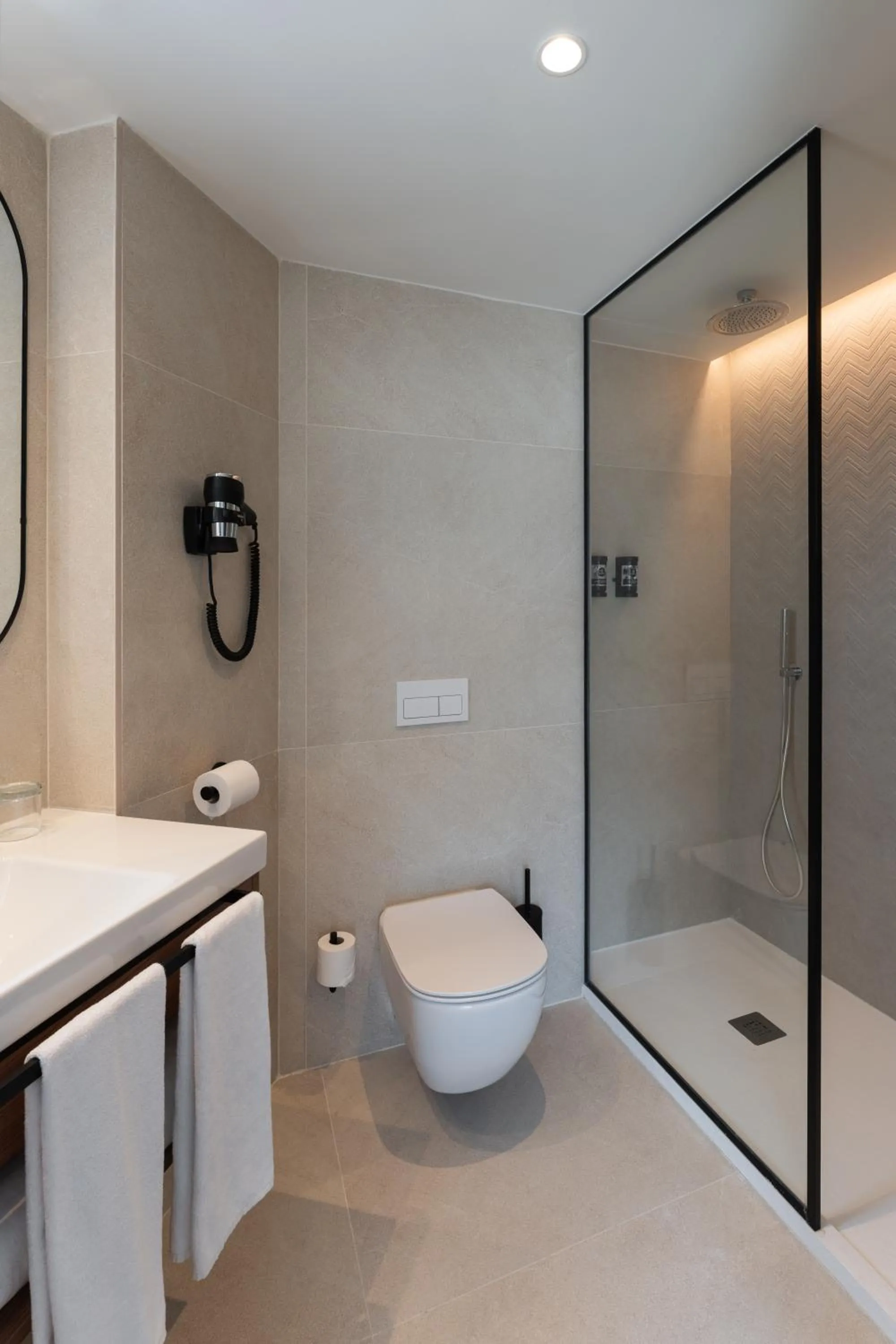 Bathroom in FERGUS Bermudas