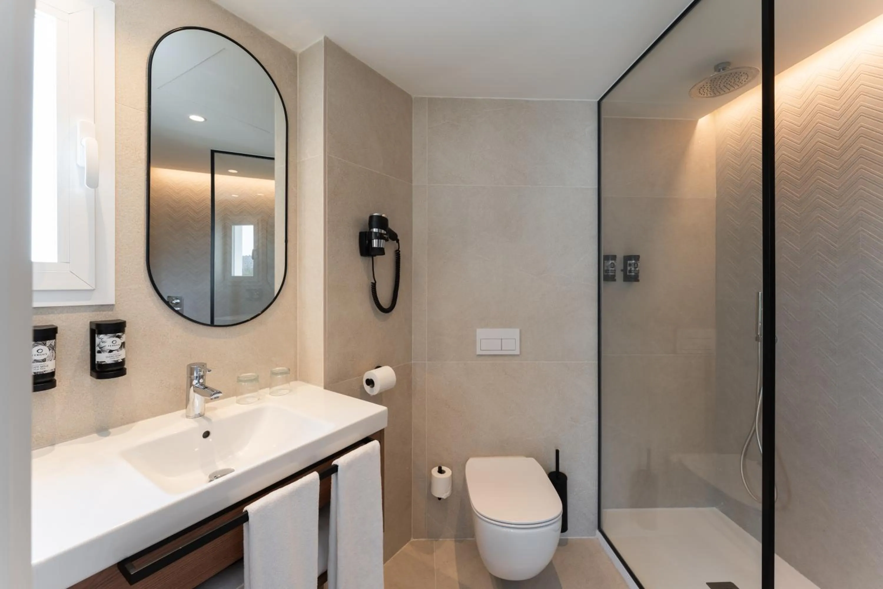 Bedroom in FERGUS Bermudas