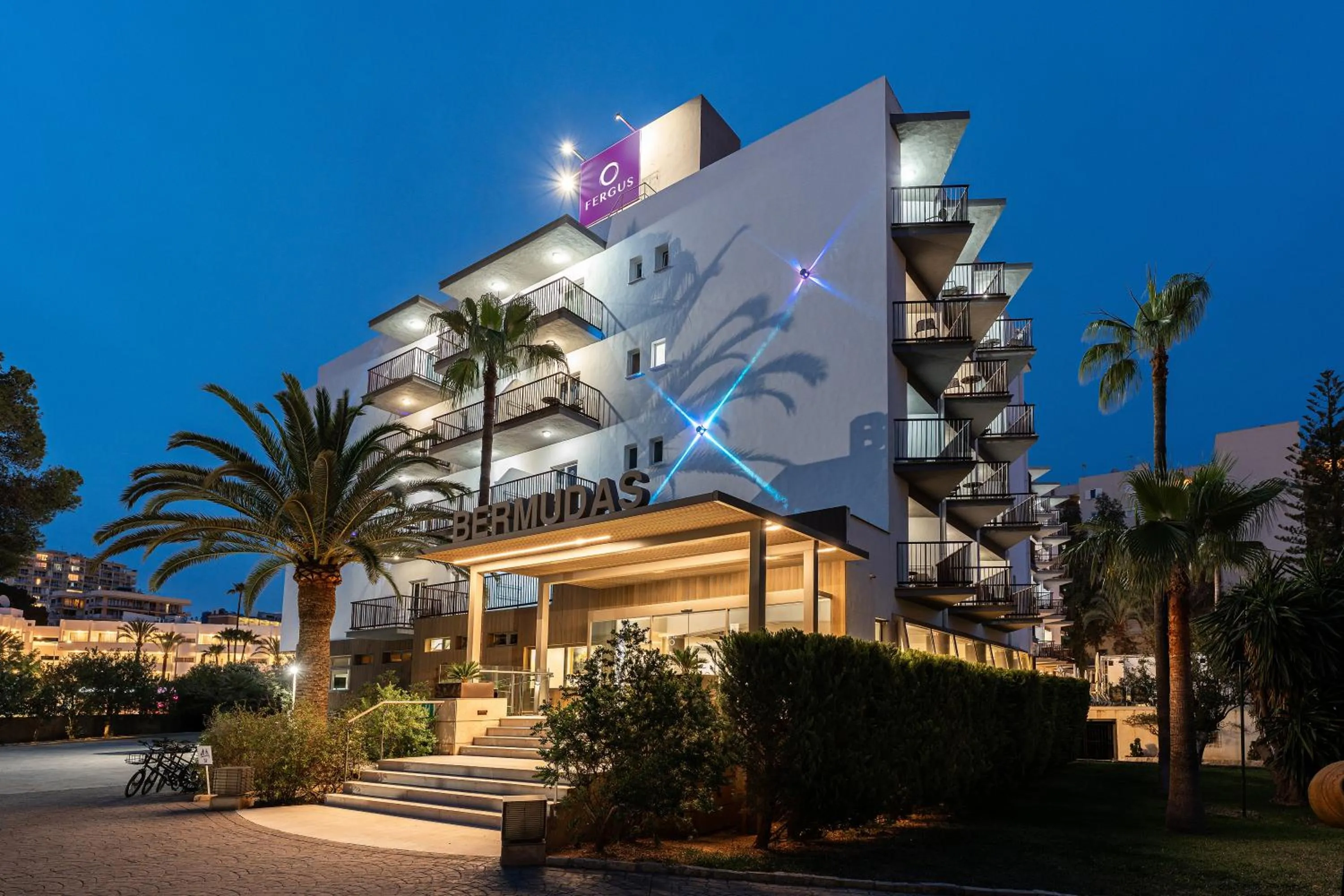 Facade/entrance in FERGUS Bermudas