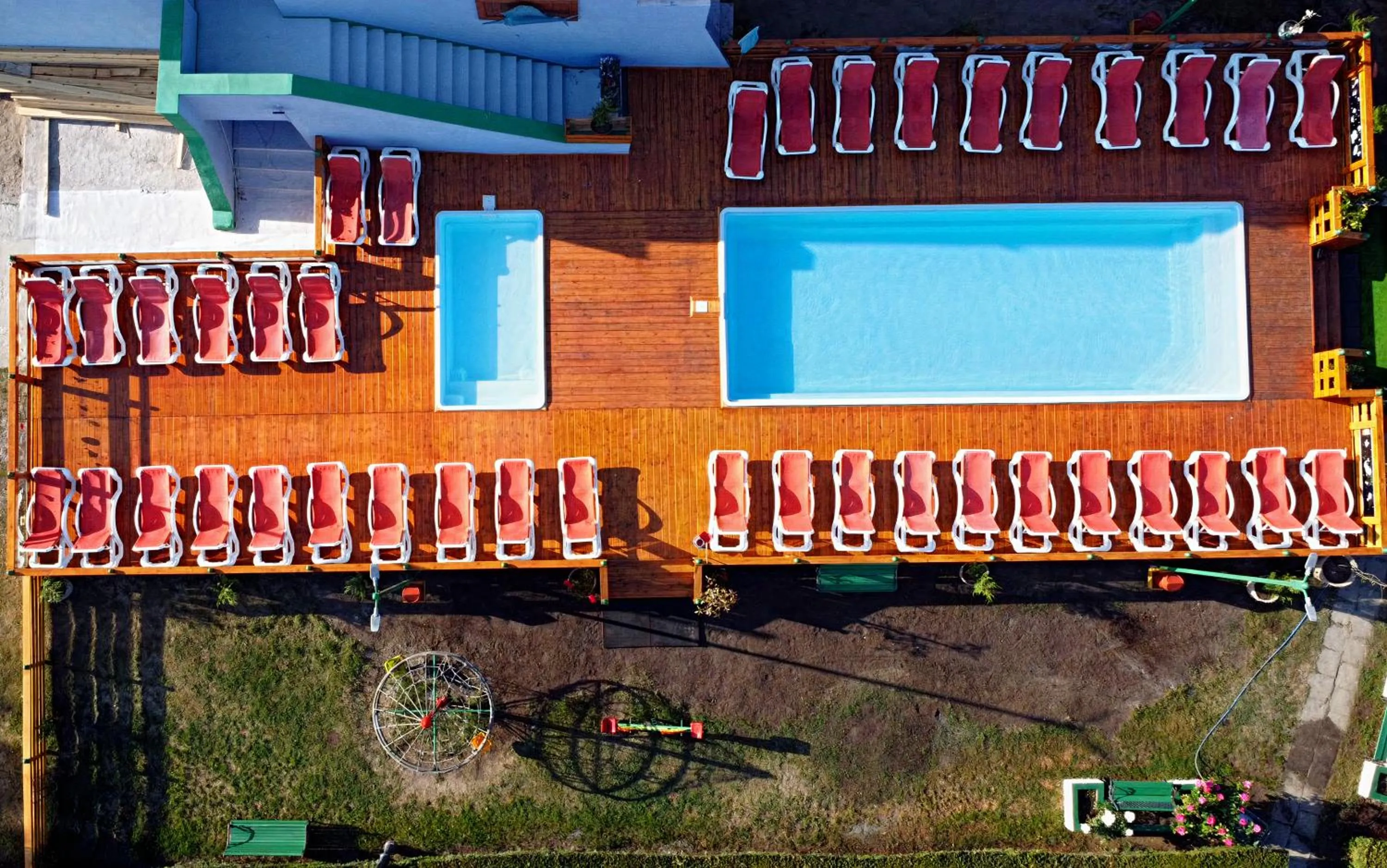 Swimming pool in Voila Mamaia