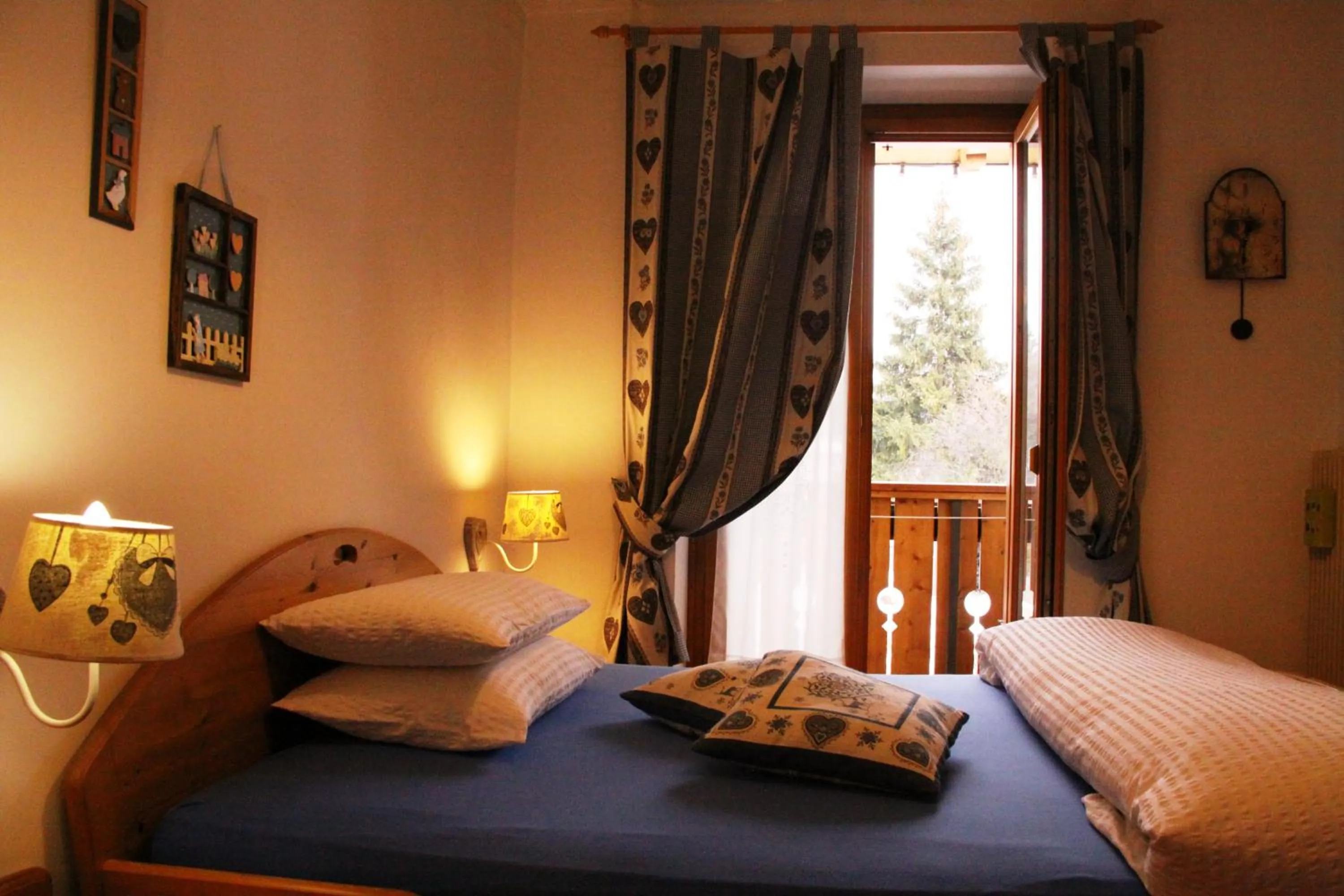 Bed in Garni Biancaneve Ruffrè-Mendola