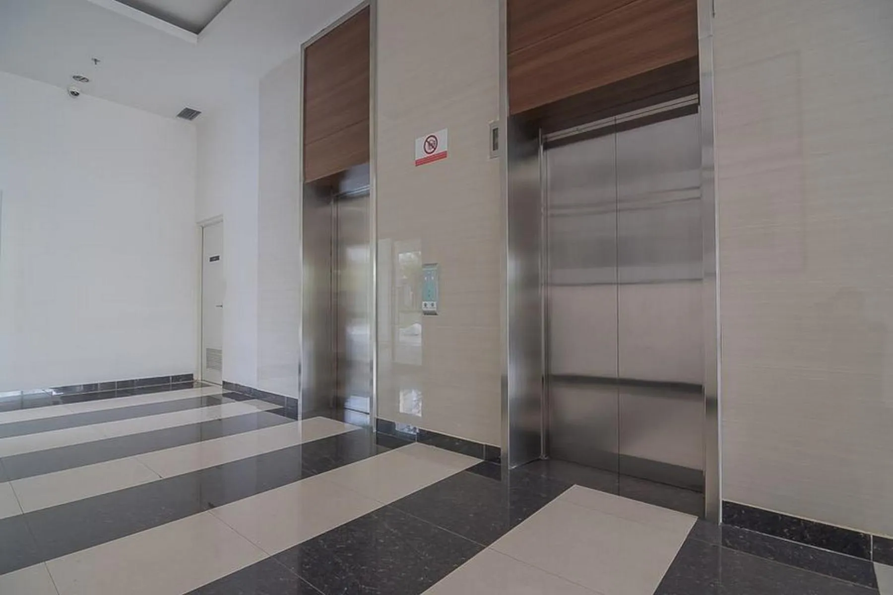 Facade/entrance in RedDoorz Apartment @ Sentul Tower