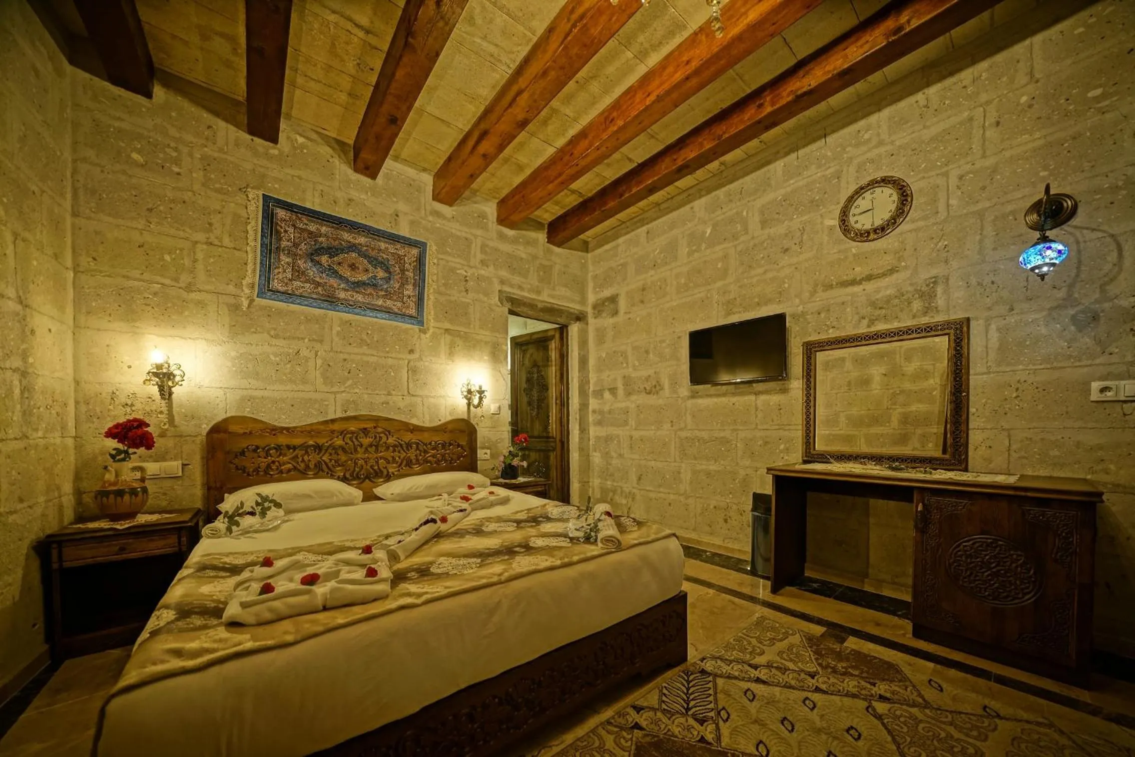 TV and multimedia, Bed in Goreme Valley Cave House