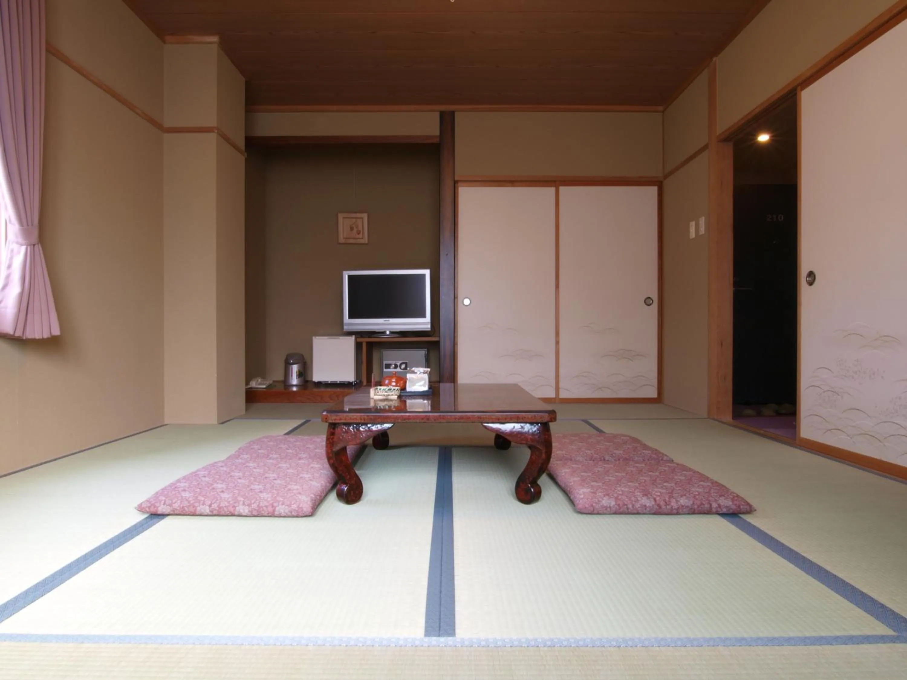 Photo of the whole room in Hakuba Hotel Hana-no-Sato