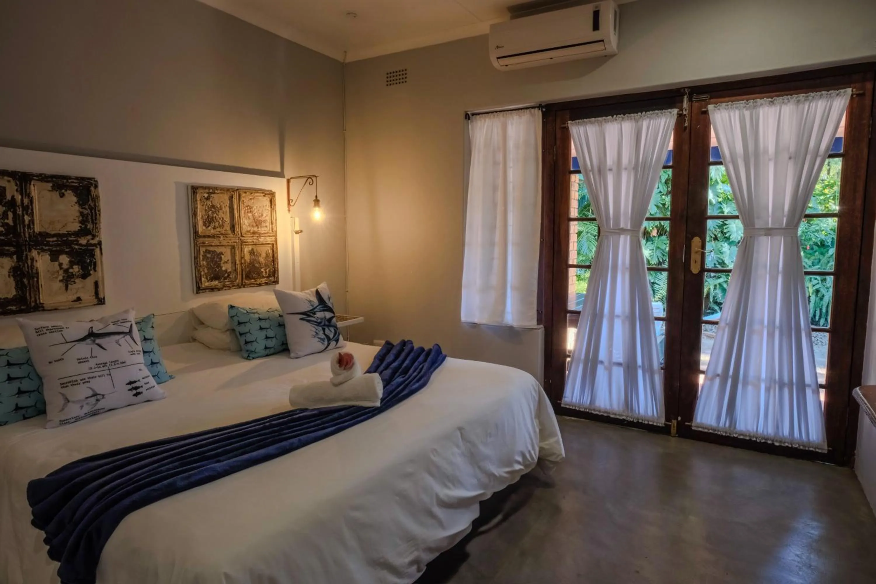 Photo of the whole room, Bed in Marlin Lodge St Lucia