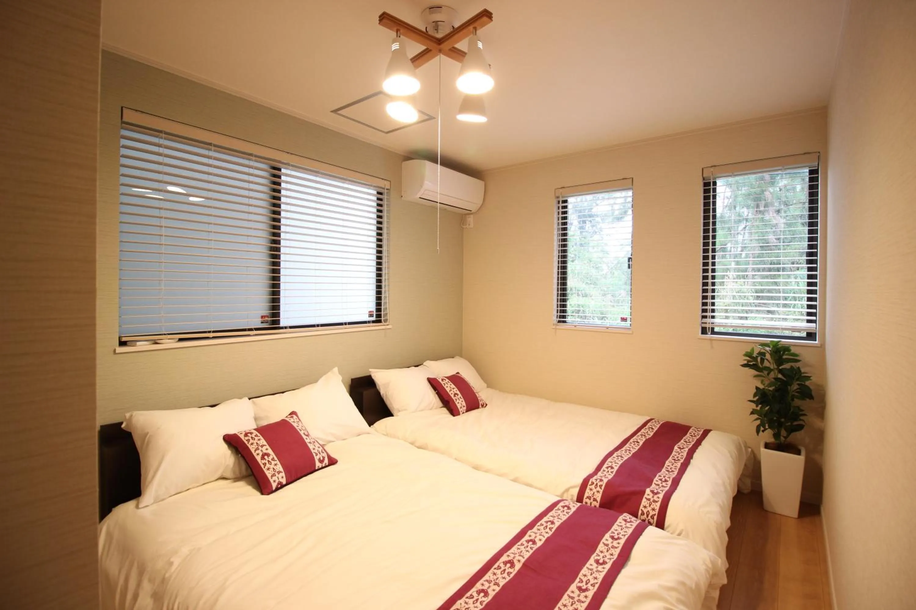 Bed in HOPE VILLA ONNASON