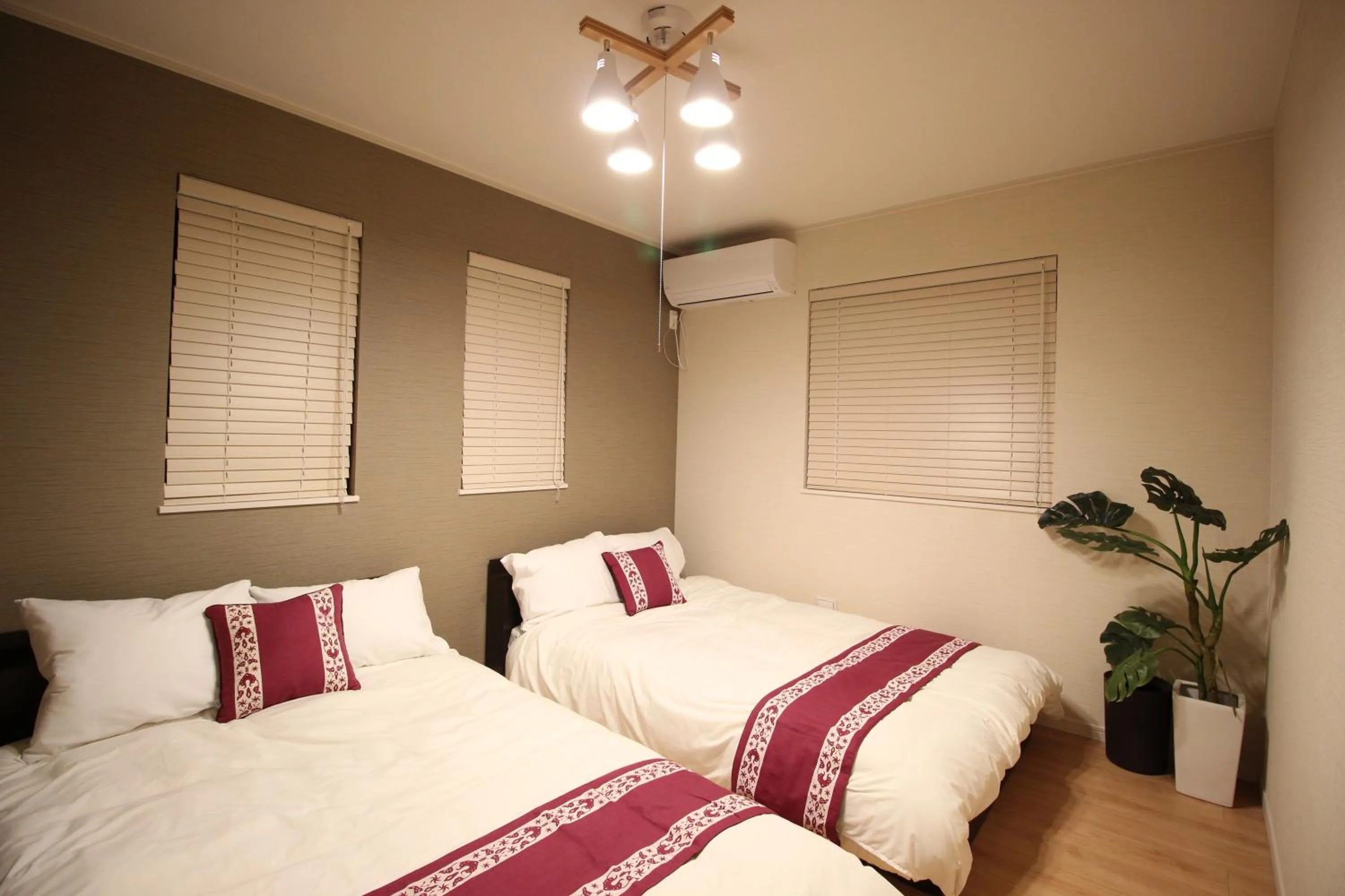 Bed in HOPE VILLA ONNASON