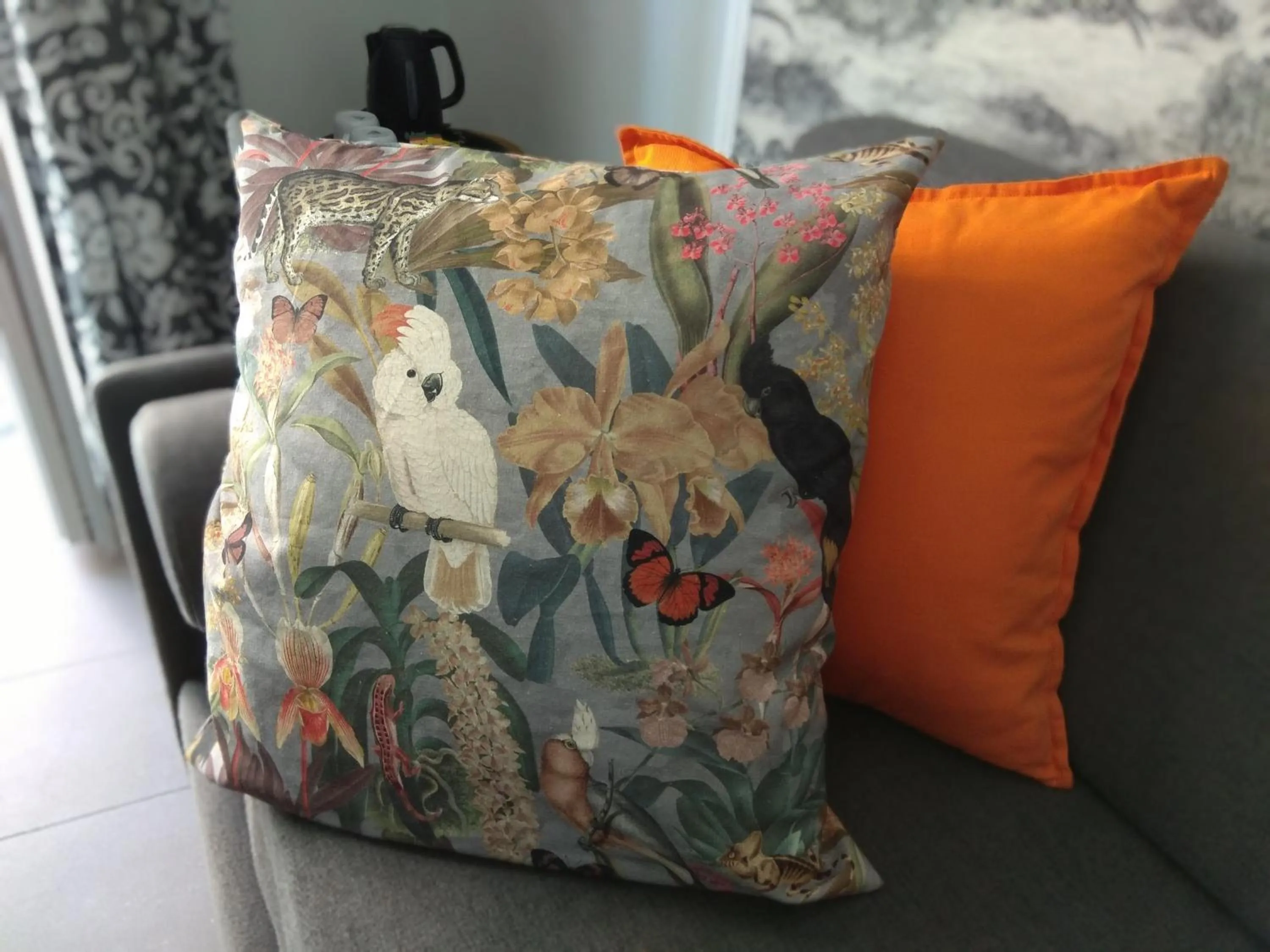 Photo of the whole room in Janna 'e Mare