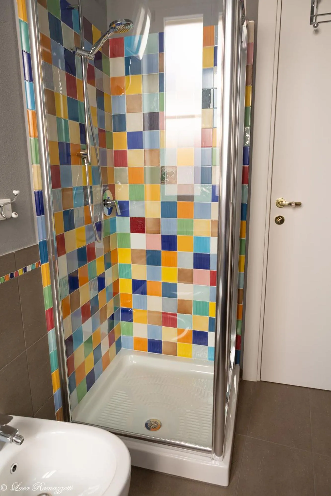 Shower in Janna 'e Mare