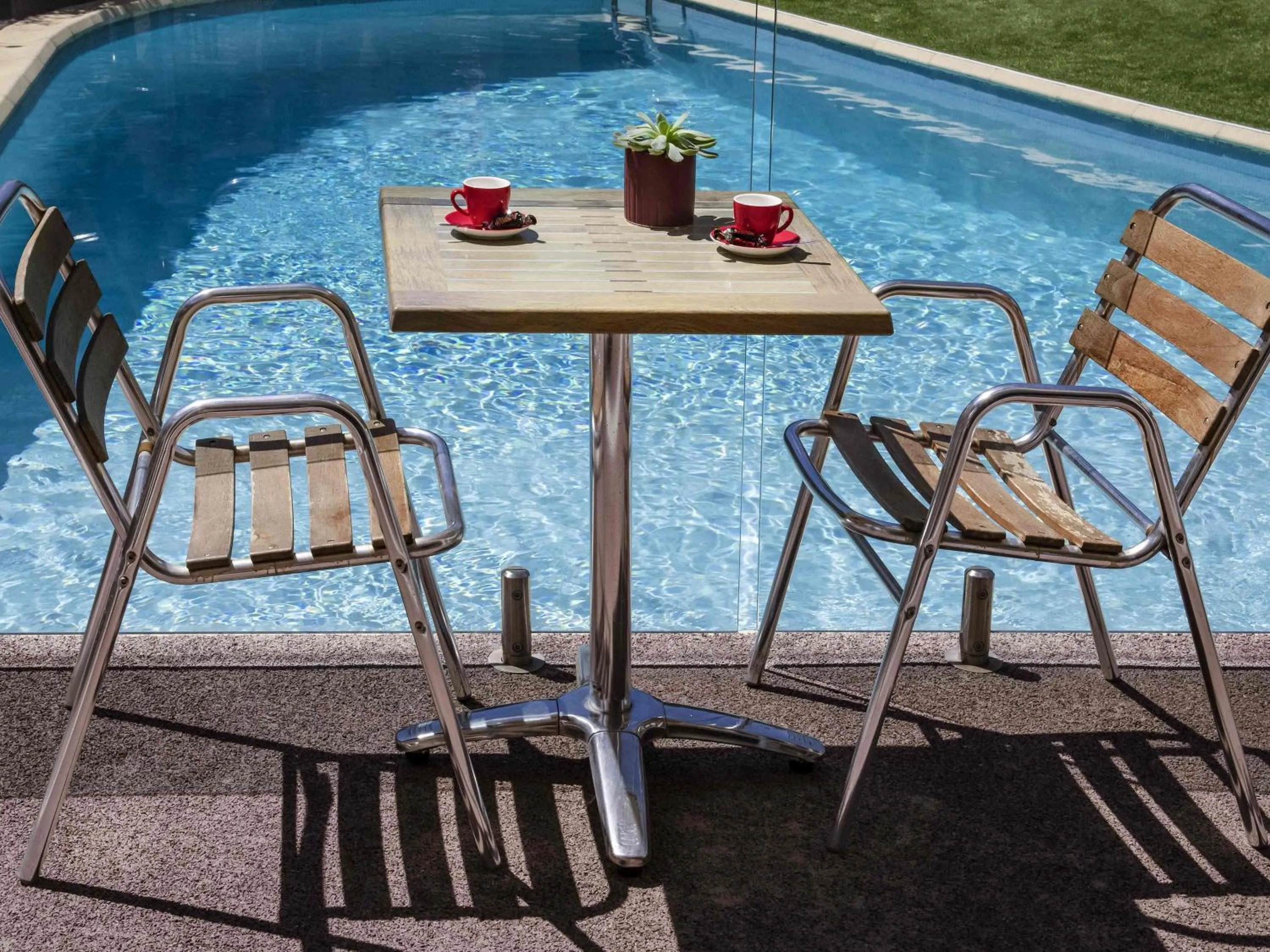 Lounge or bar in ibis Hyeres Centre