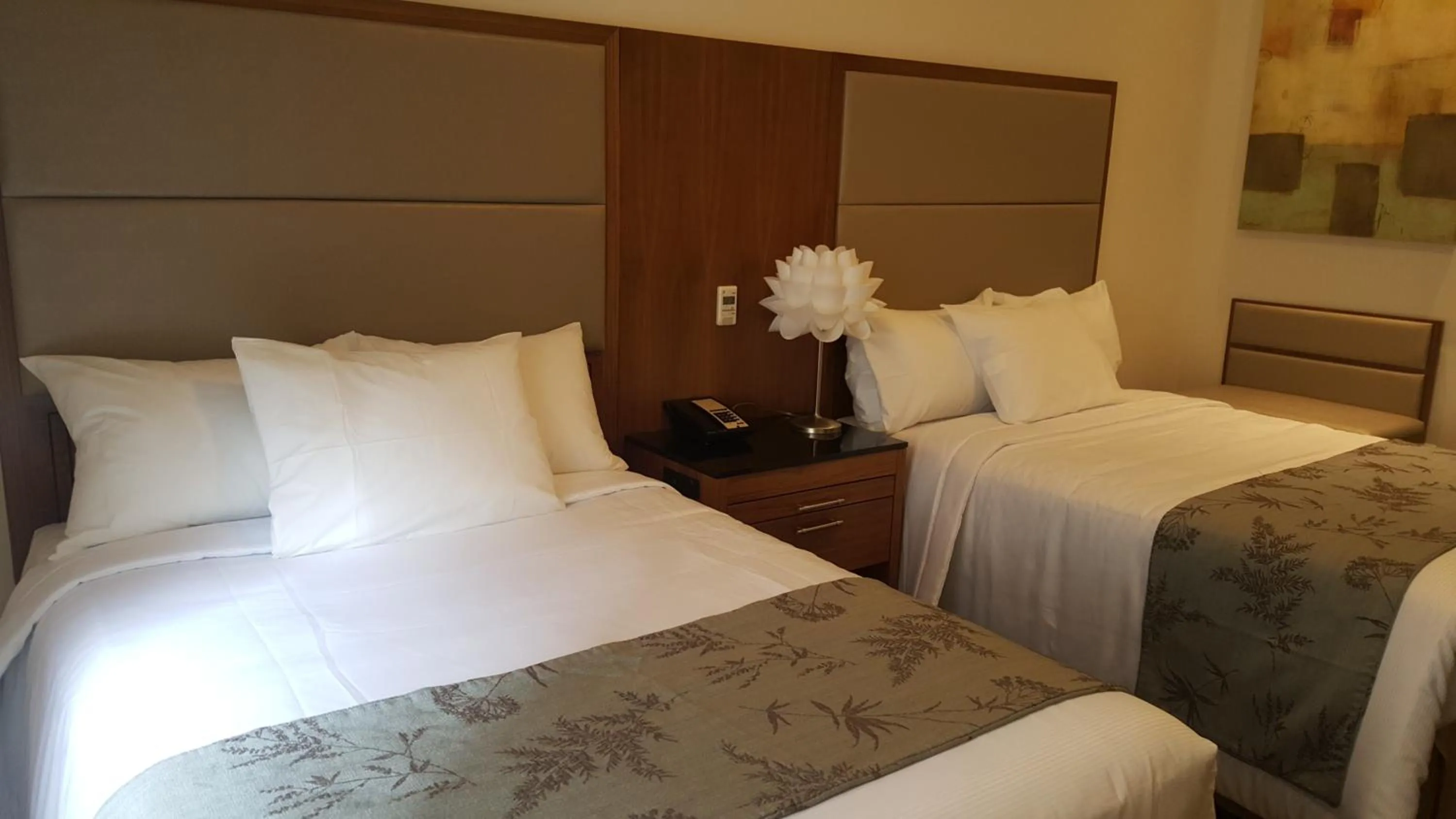 Bed in Americana Inn