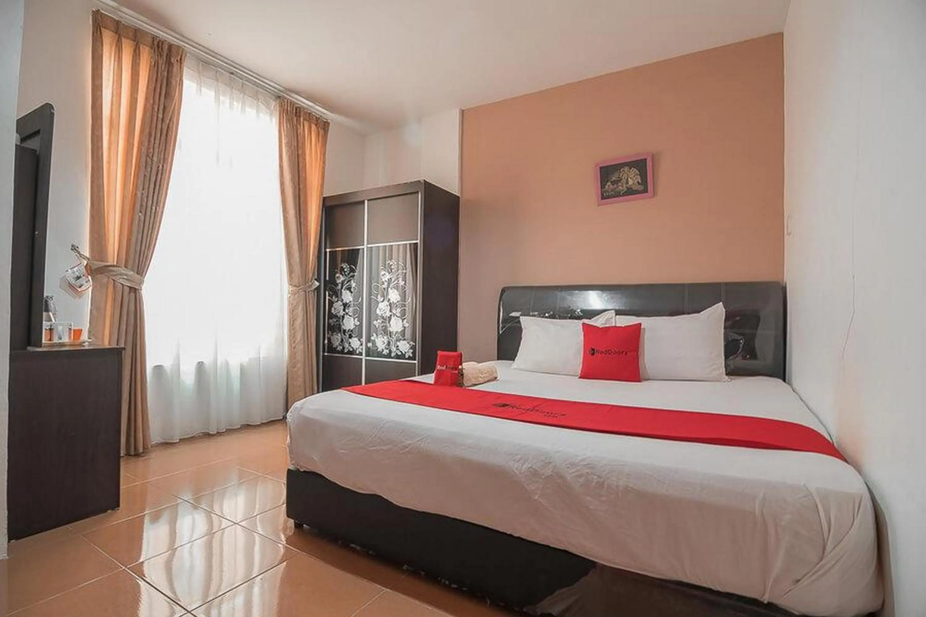 Bedroom, Bed in RedDoorz @ Batam Center 2