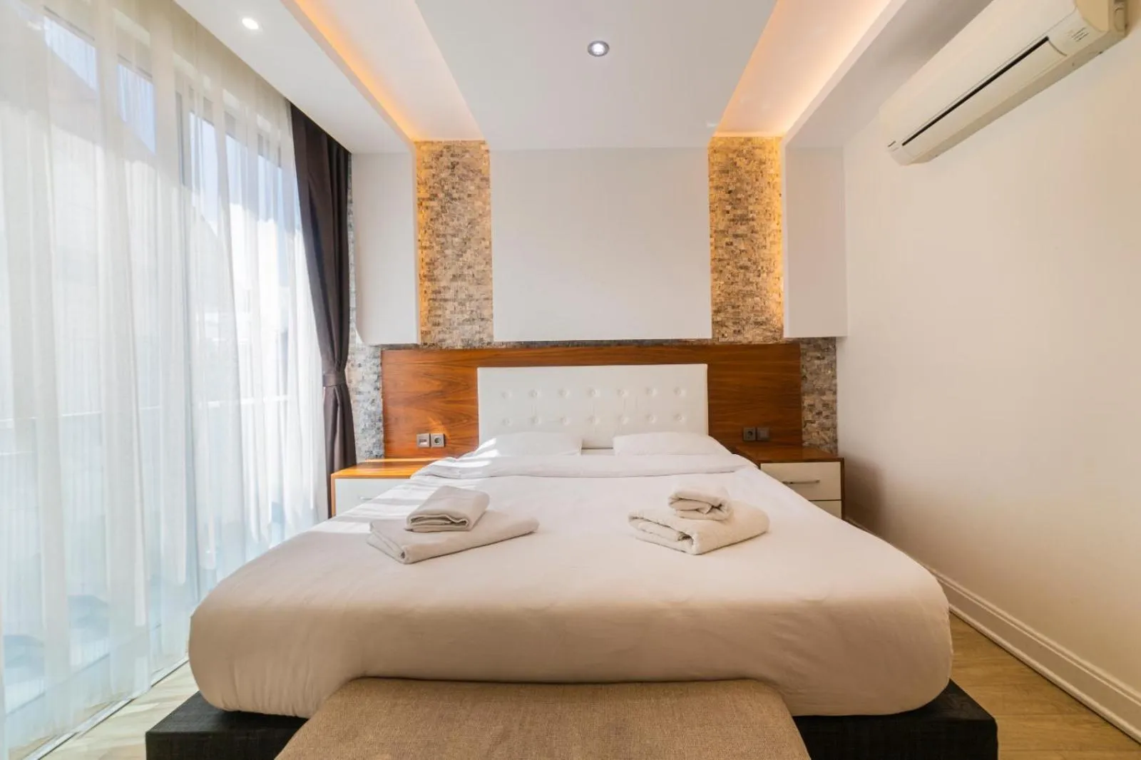 Photo of the whole room, Bed in TEMA LARA APART