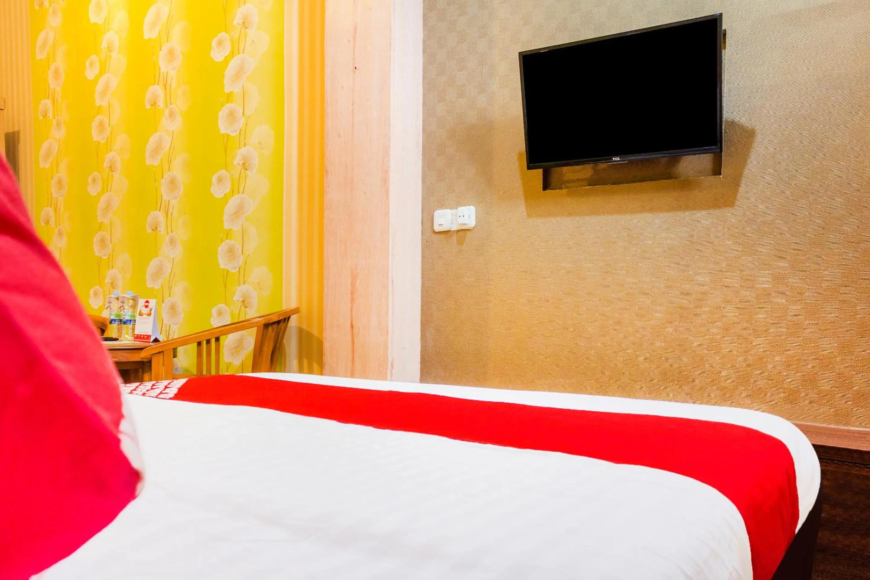 Bedroom, TV/Entertainment Center in OYO 789 Pelangi Residence