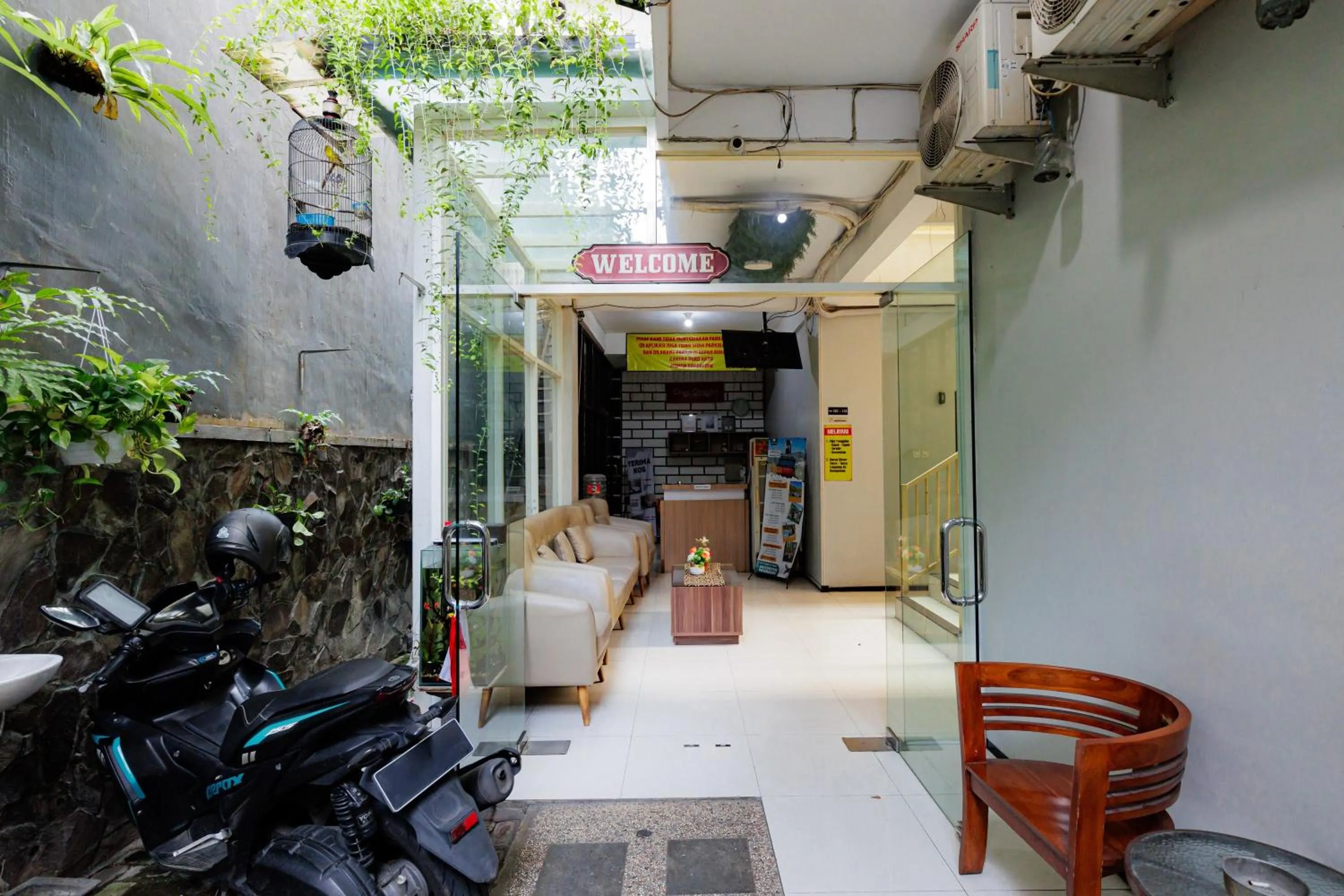 Property building in RedDoorz Plus near Malang Town Square