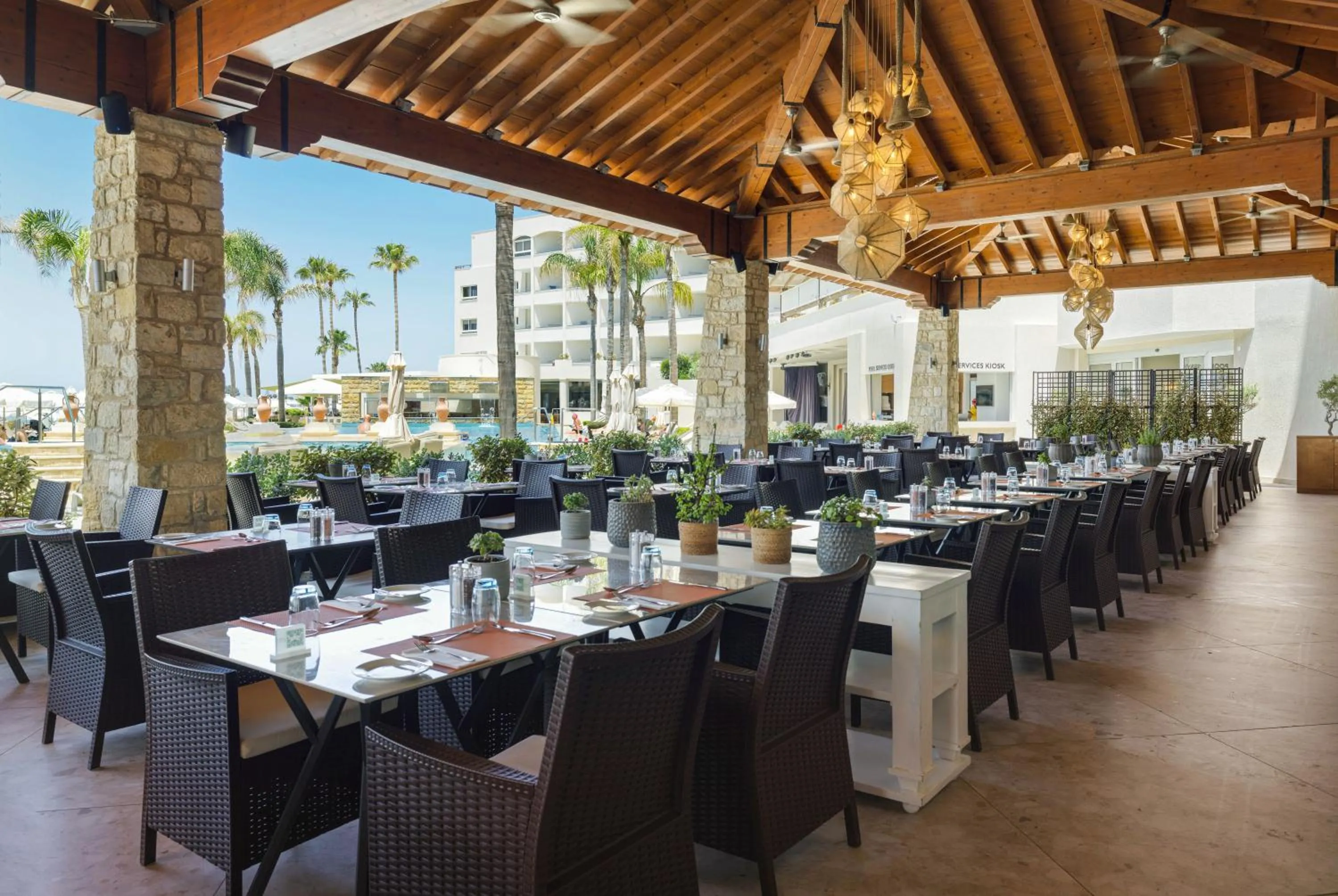 Restaurant/places to eat in Alexander The Great Beach Hotel