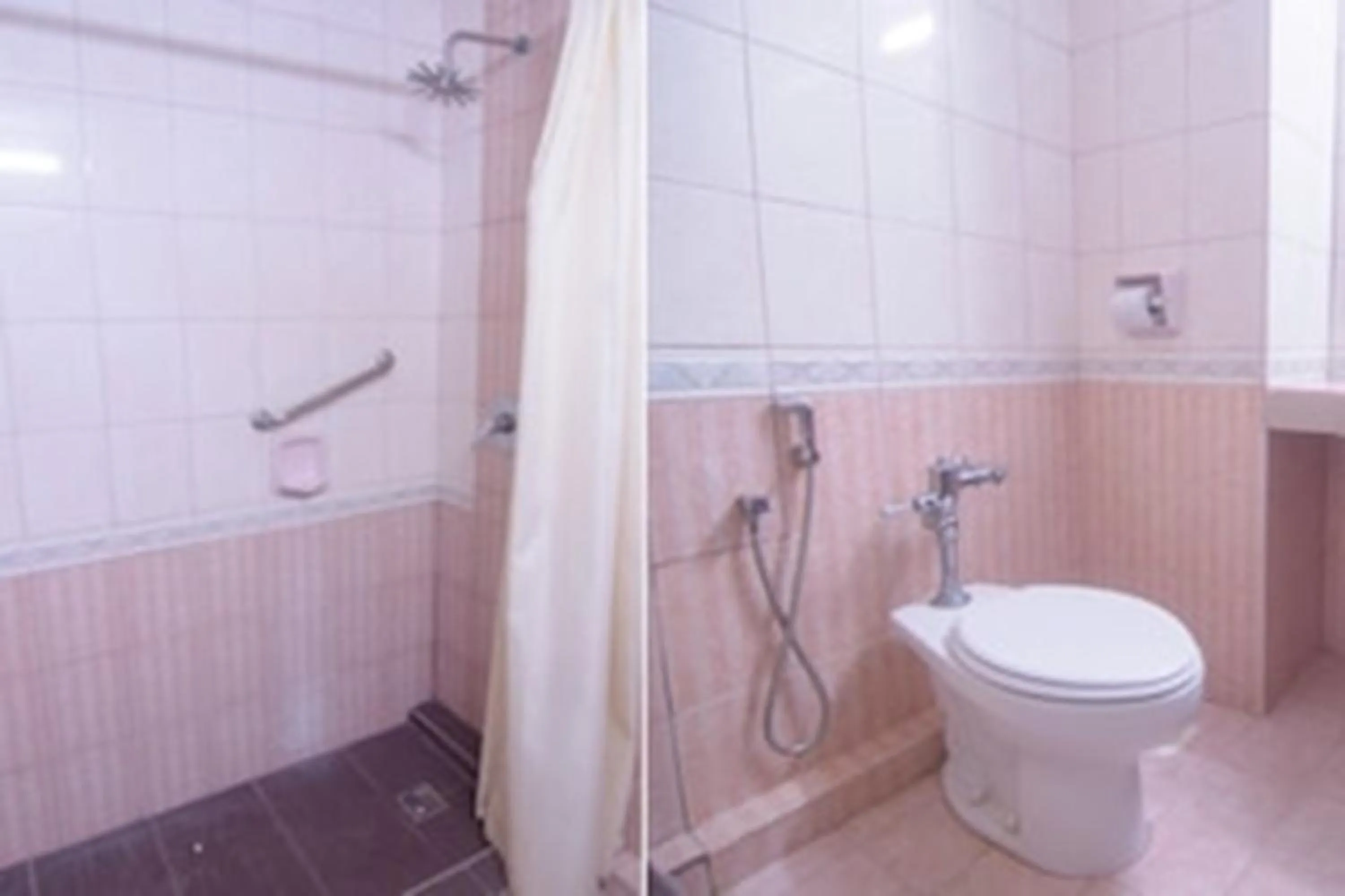 Bathroom in Hotel O Hua Kuok Inn