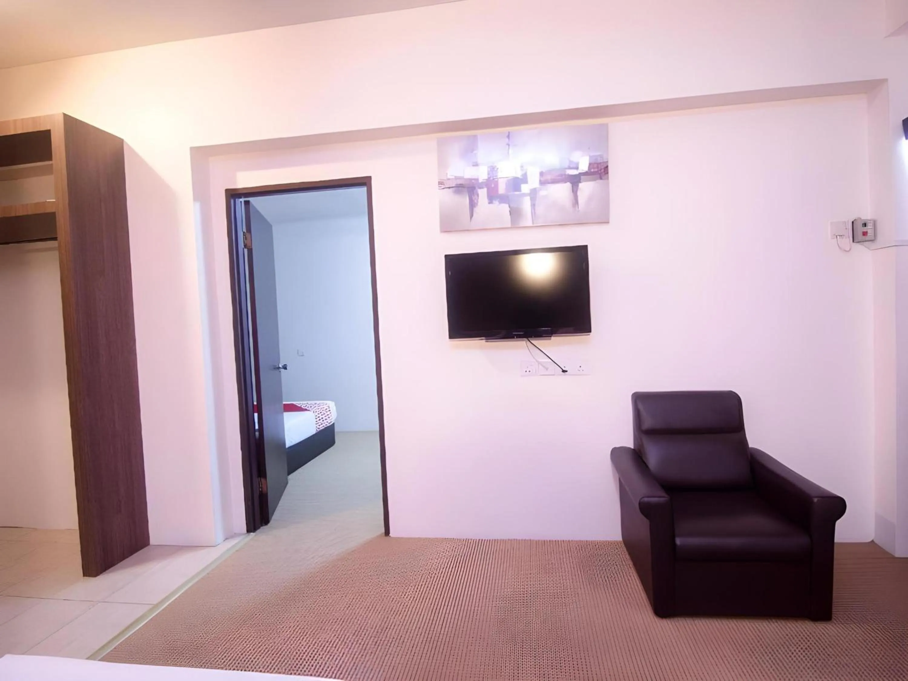 Photo of the whole room, Bed in Hotel O Hua Kuok Inn