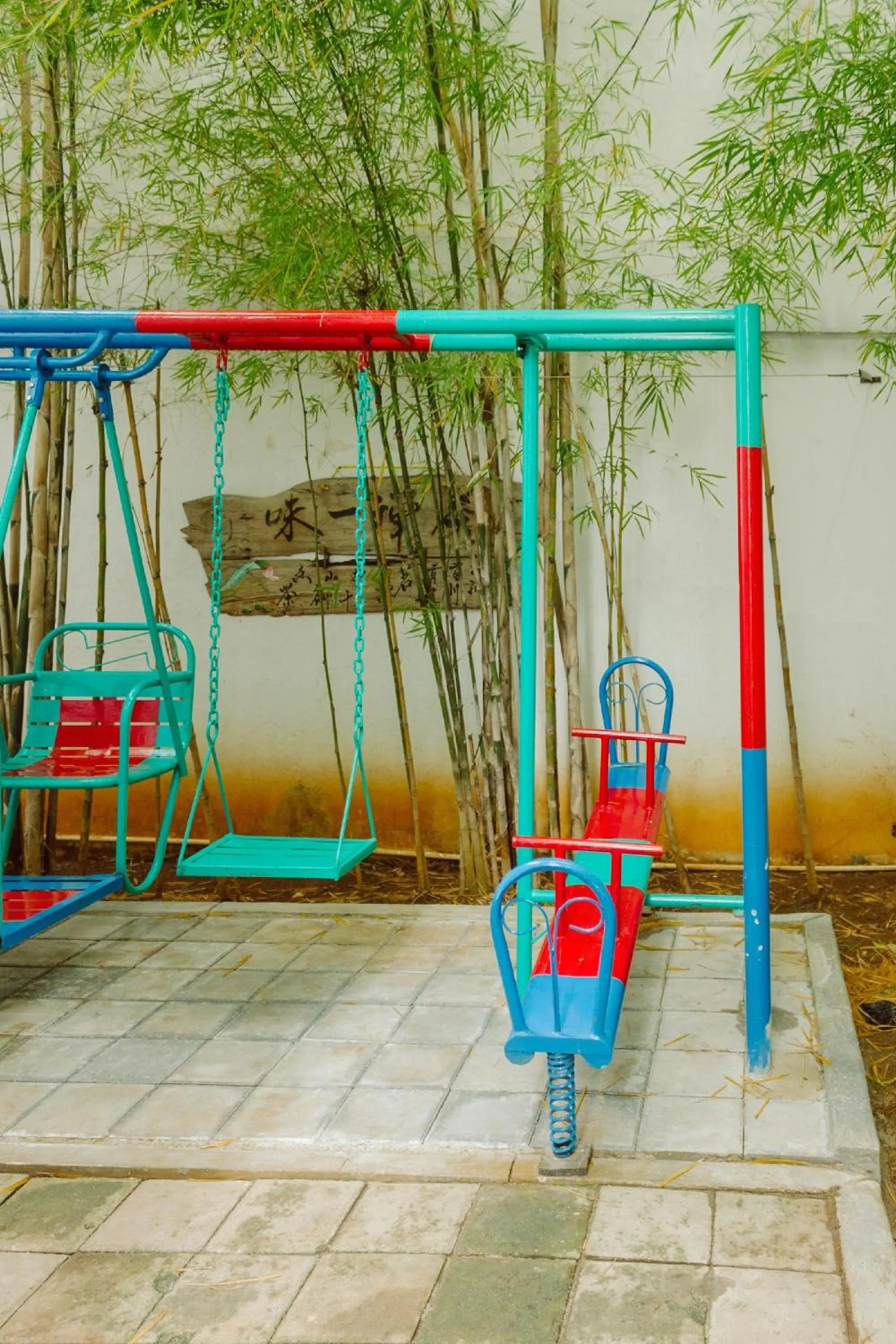 Children play ground in Urbanest Inn House Slipi