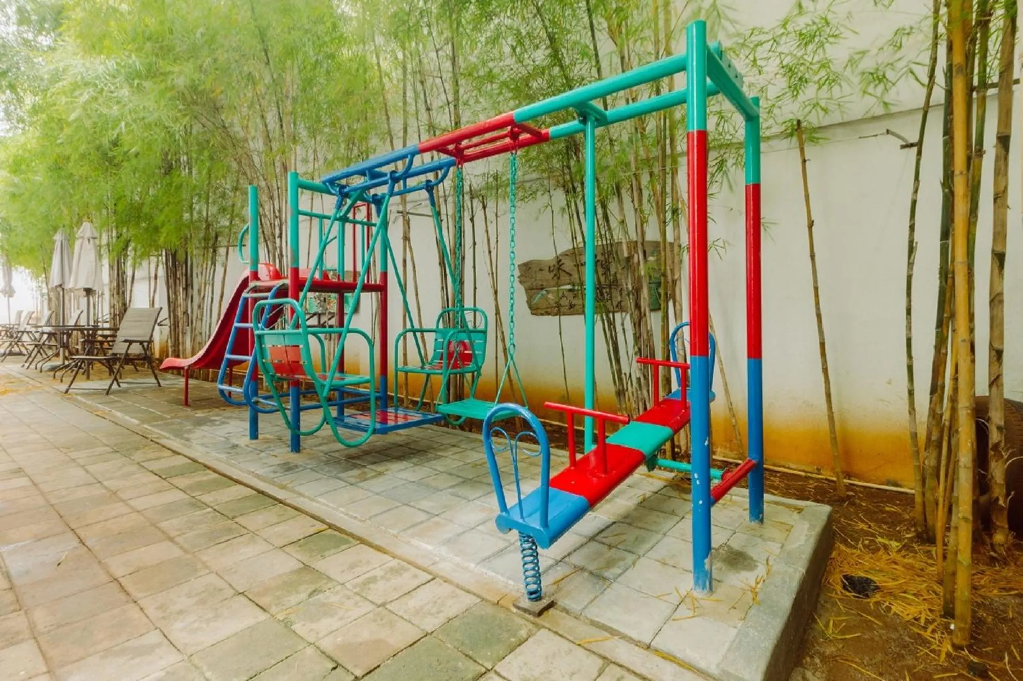 Children play ground in Urbanest Inn House Slipi