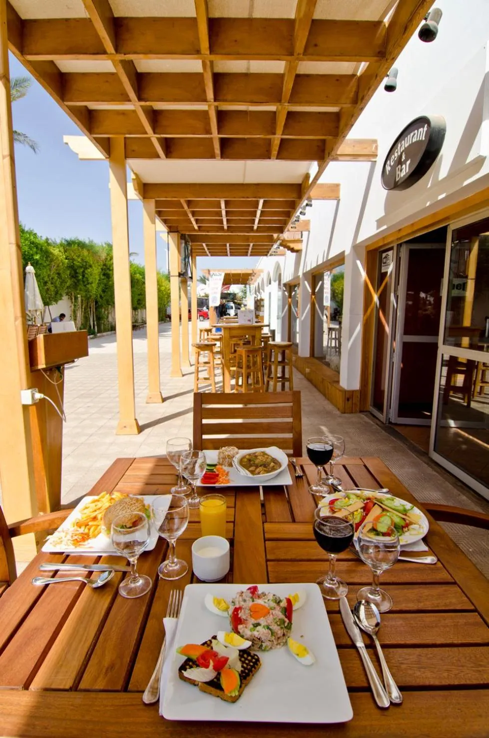 Restaurant/places to eat in Oonas Dive Club