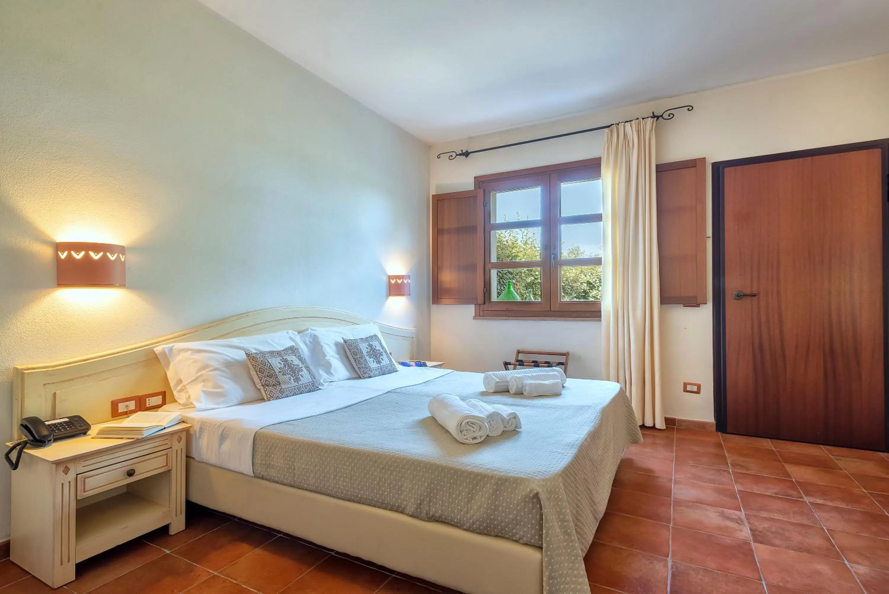 Photo of the whole room, Bed in Alghero Resort Country Hotel & Spa