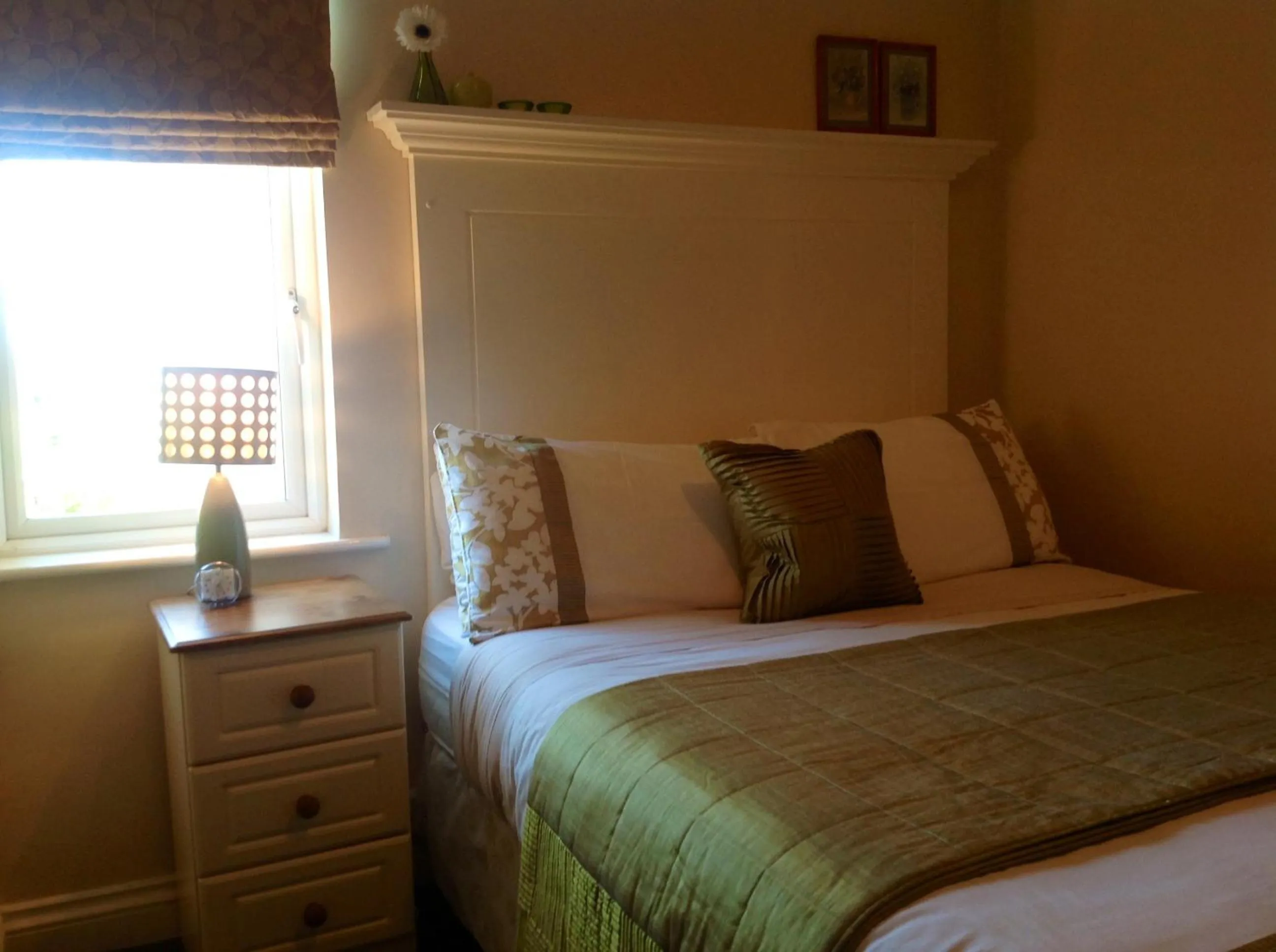 Bedroom, Bed in Annandale House