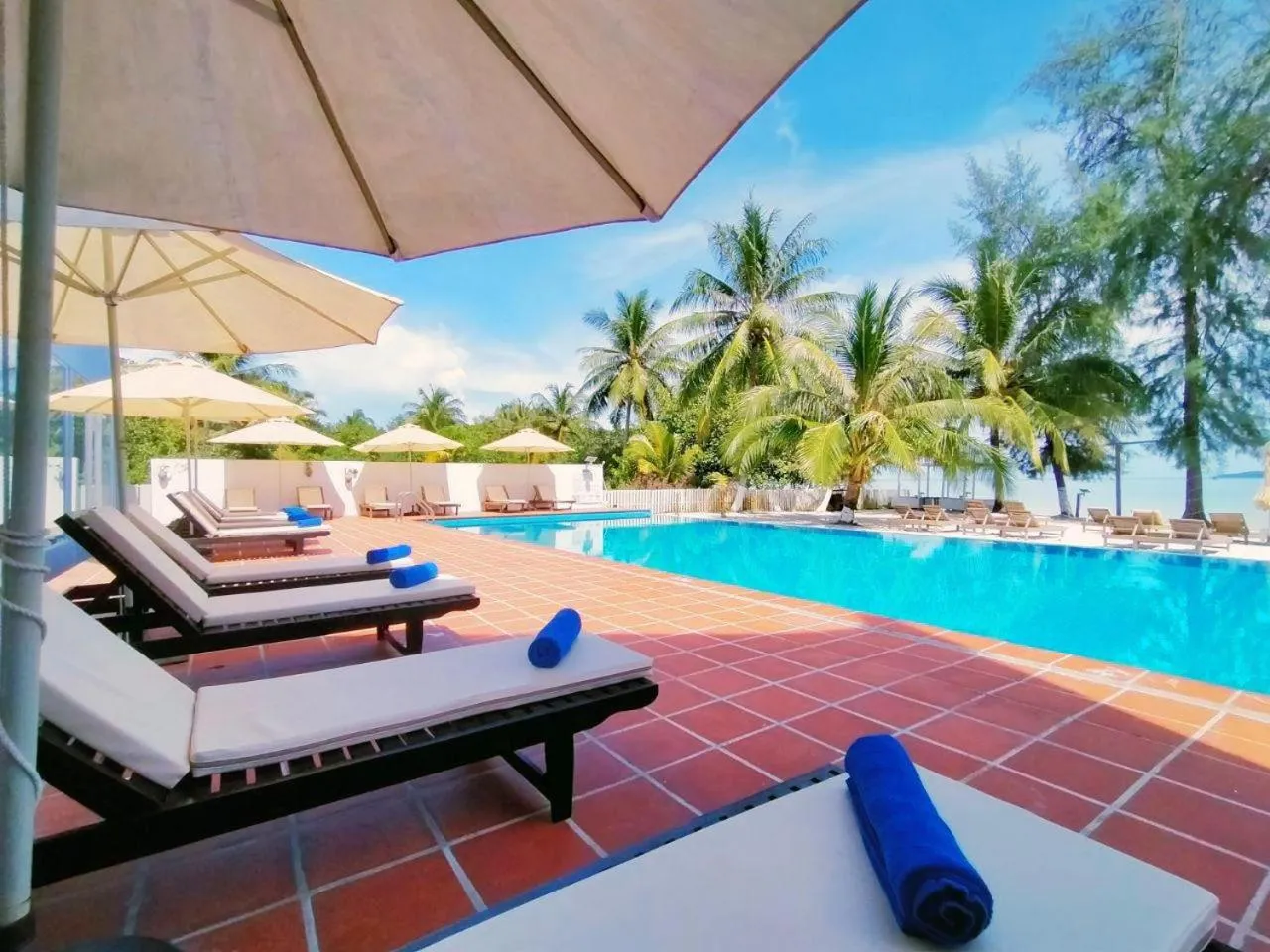Swimming pool in Scarlet Sails Resort