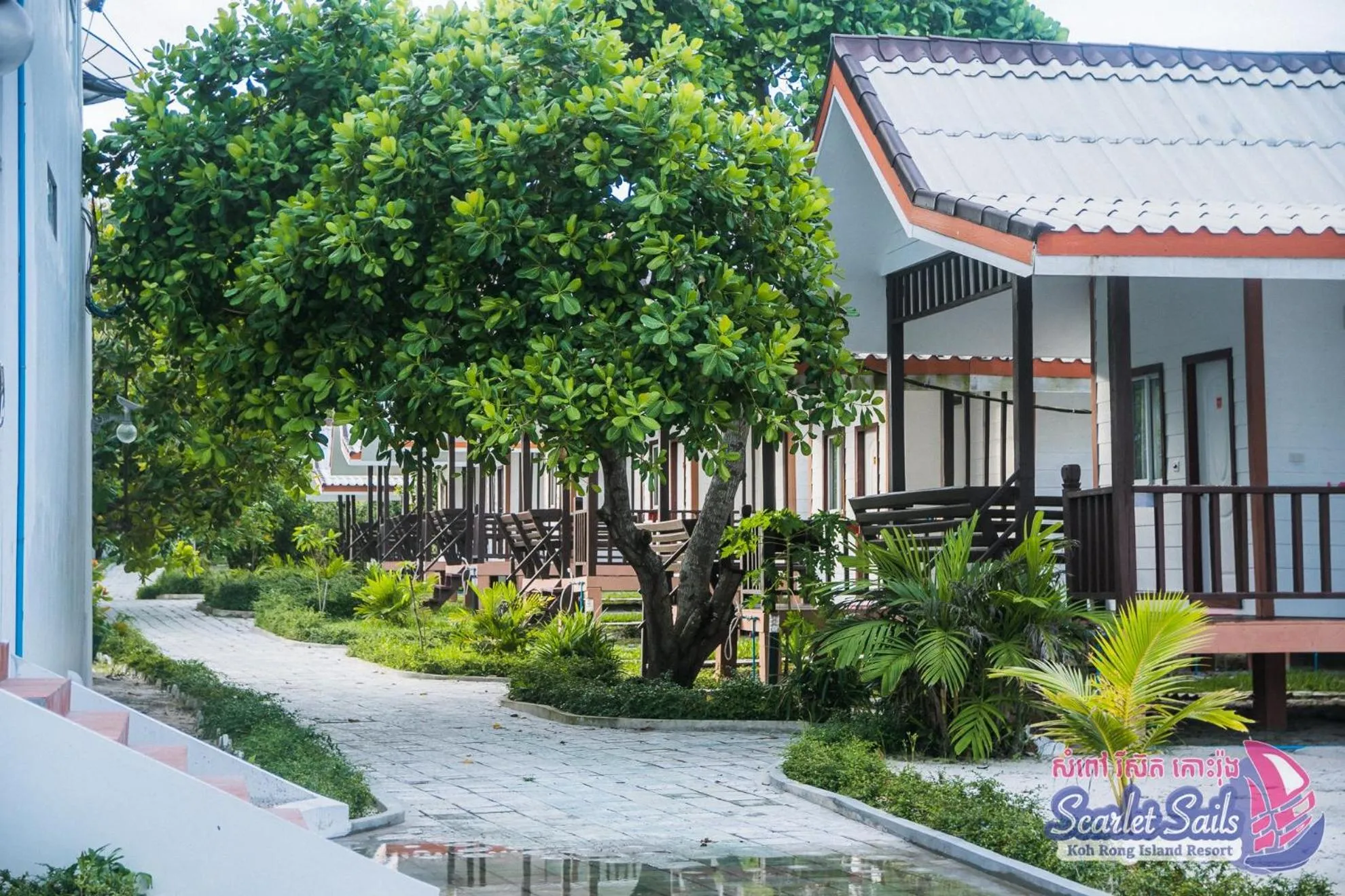 Property building in Scarlet Sails Resort