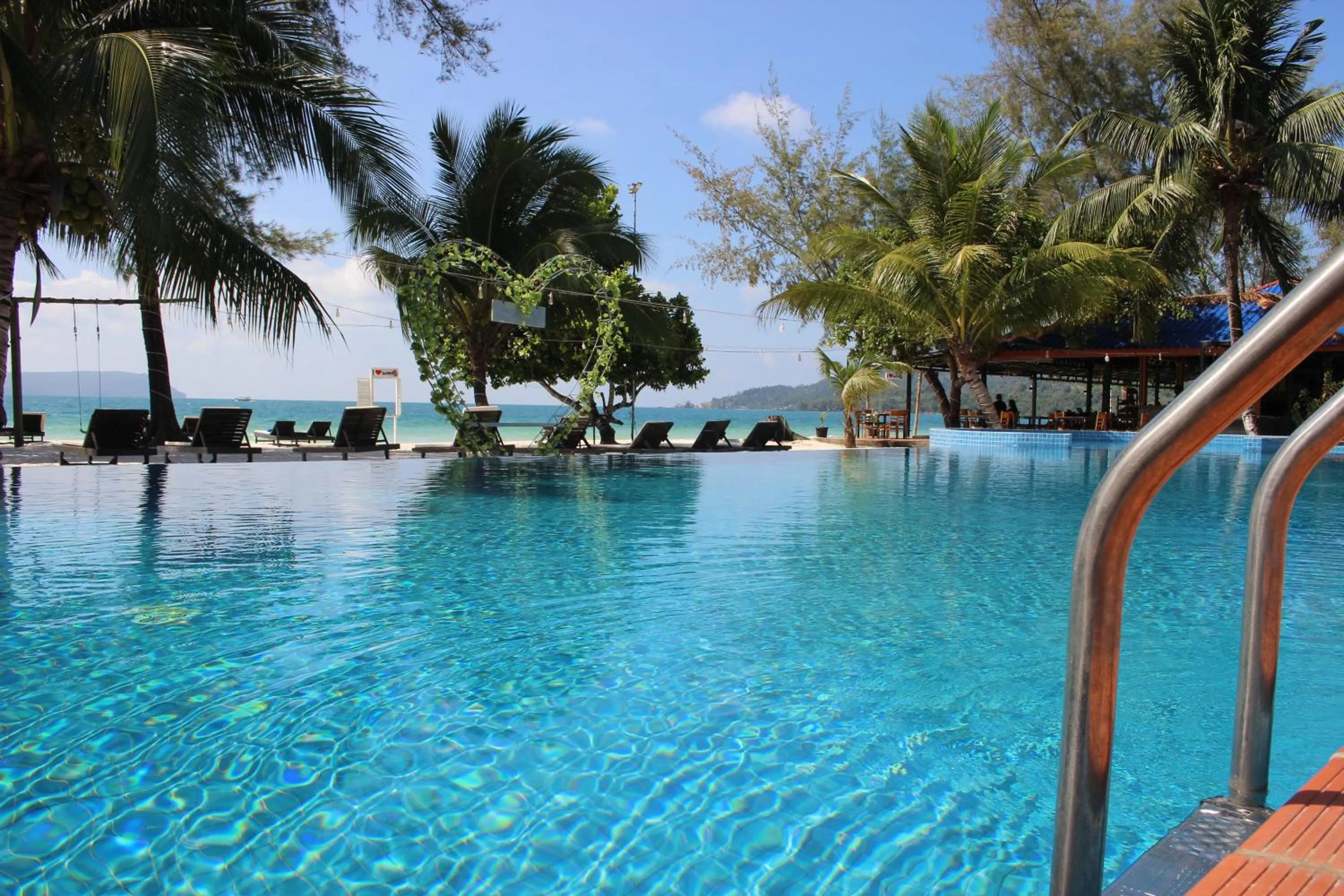 Swimming pool in Scarlet Sails Resort