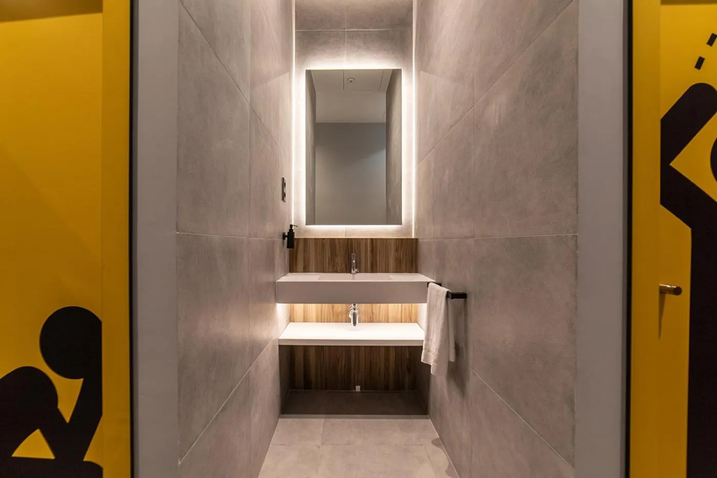 Bathroom in Petit Hostel La Latina