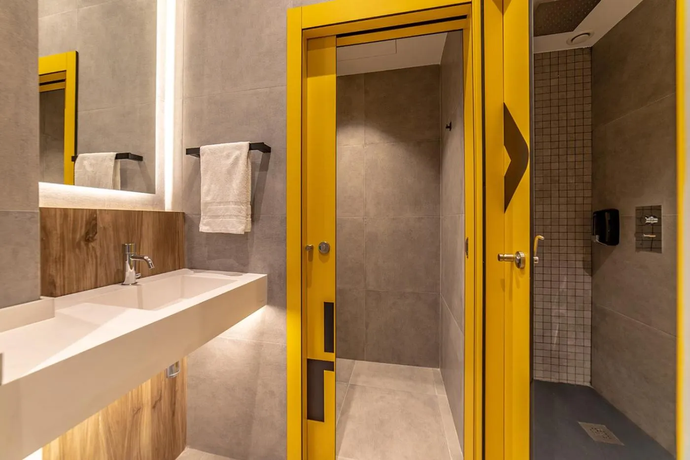 Bathroom in Petit Hostel La Latina