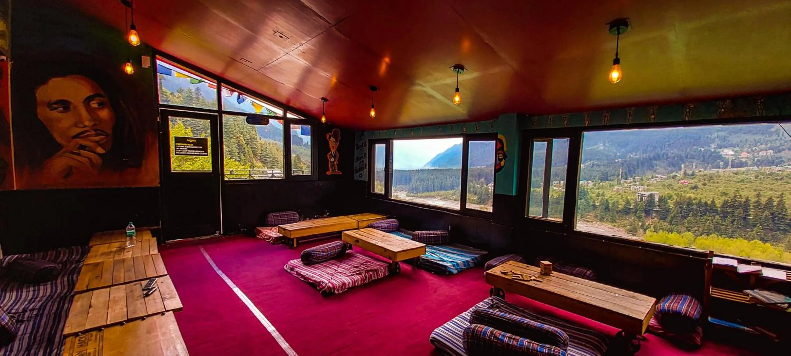 Restaurant/places to eat in La Vaca India Manali