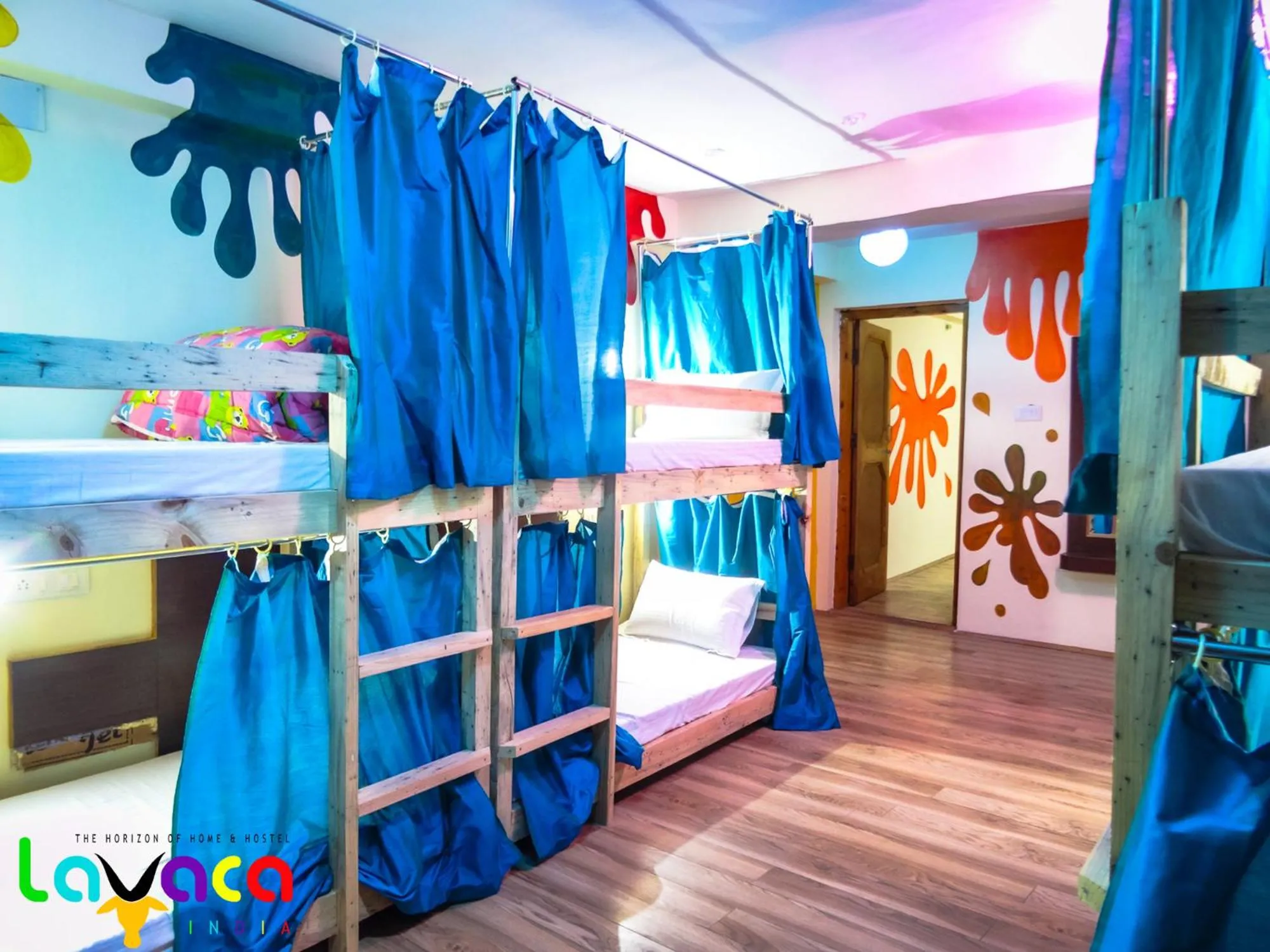 bunk bed, Bed in La Vaca India Manali